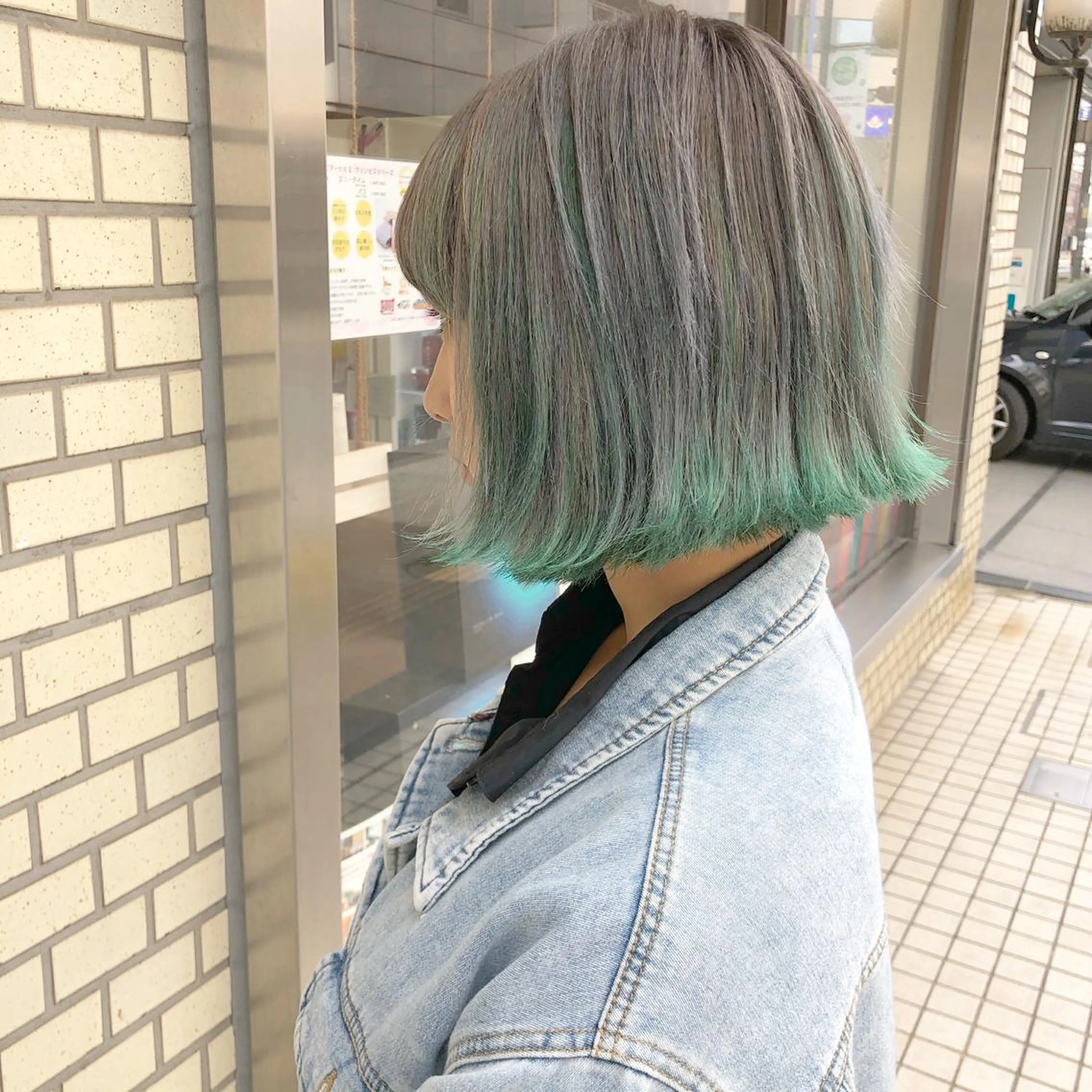 ミディアム カラー パーマ ヘアアレンジ ハイライトカラー シルバー ハイライト ヘアカラー LUCK本厚木 浦住 貴大のヘアスタイル