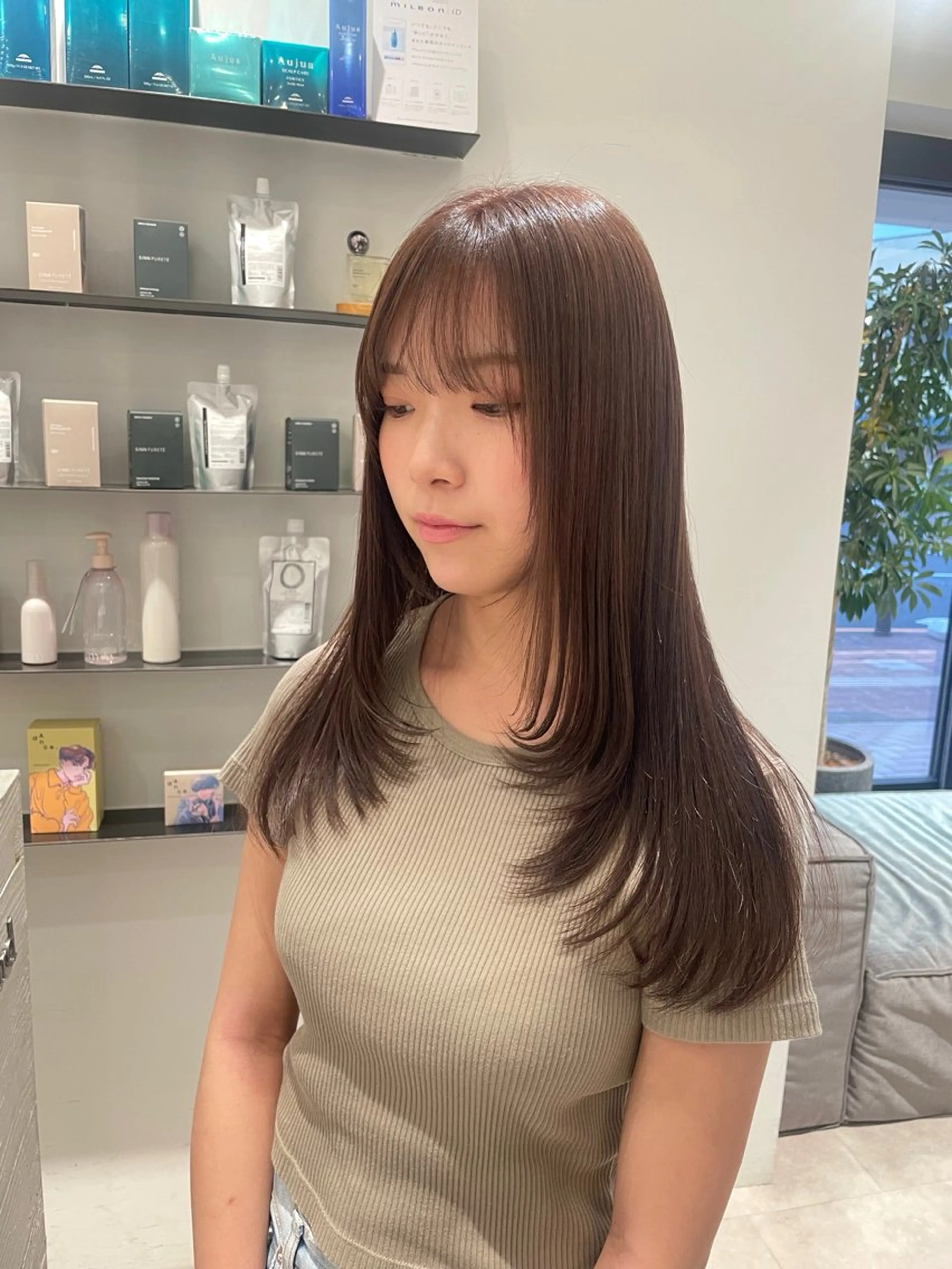 ロング レイヤーカット カット ヘアカラー NEST by chord （ネストバイコード）所属・🤍関根 朋香🤍のヘアスタイル