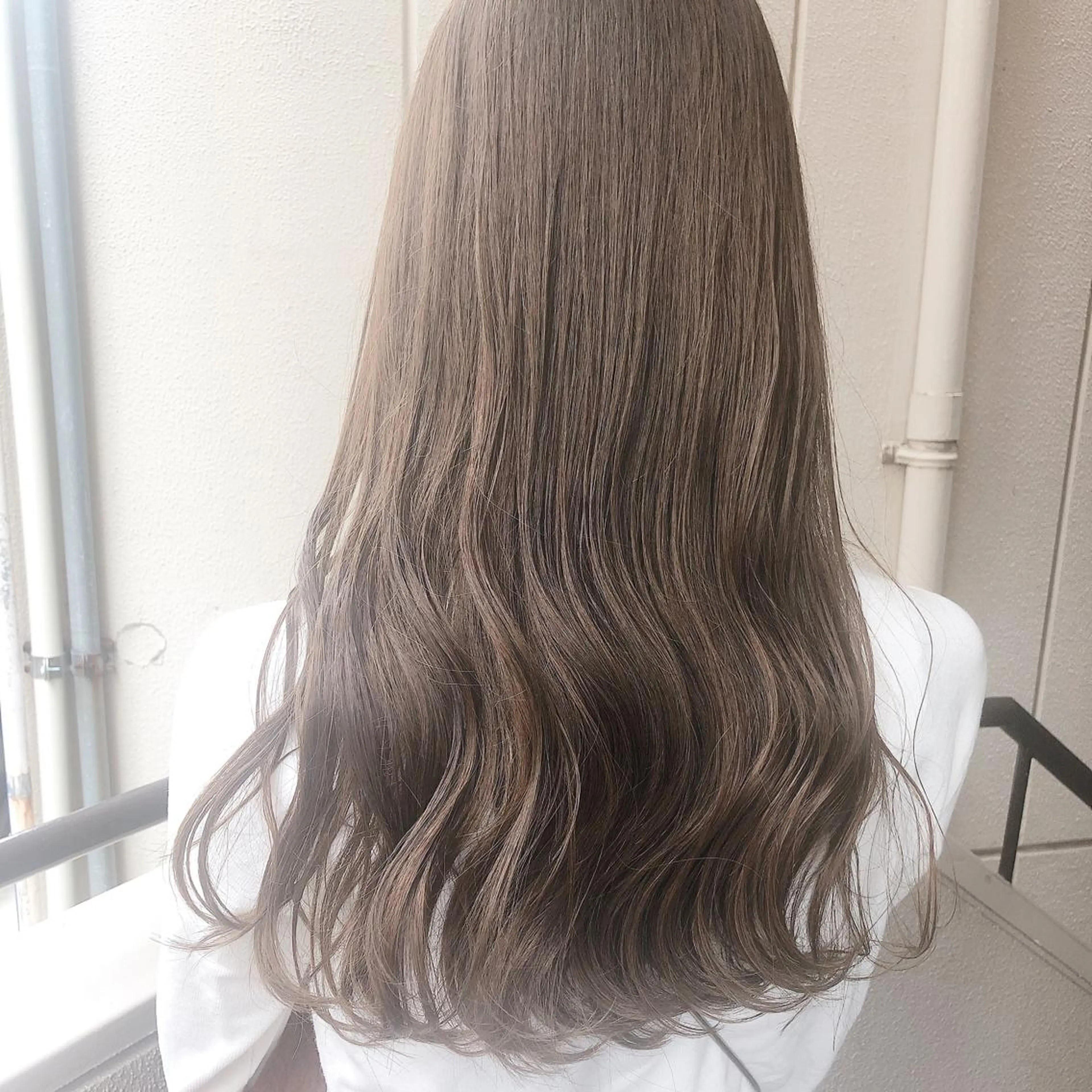 ミディアム カラー パーマ ヘアアレンジ メンズ キッズ ネイル マツエク・マツパ 切りっぱなしボブ メンズバレイヤージュ メンズブリーチ メンズインナーカラー メンズ韓国風 カット ヘアカラー トリートメント ヘアセット 艶髪育成サロン 京橋　shinのヘアスタイル