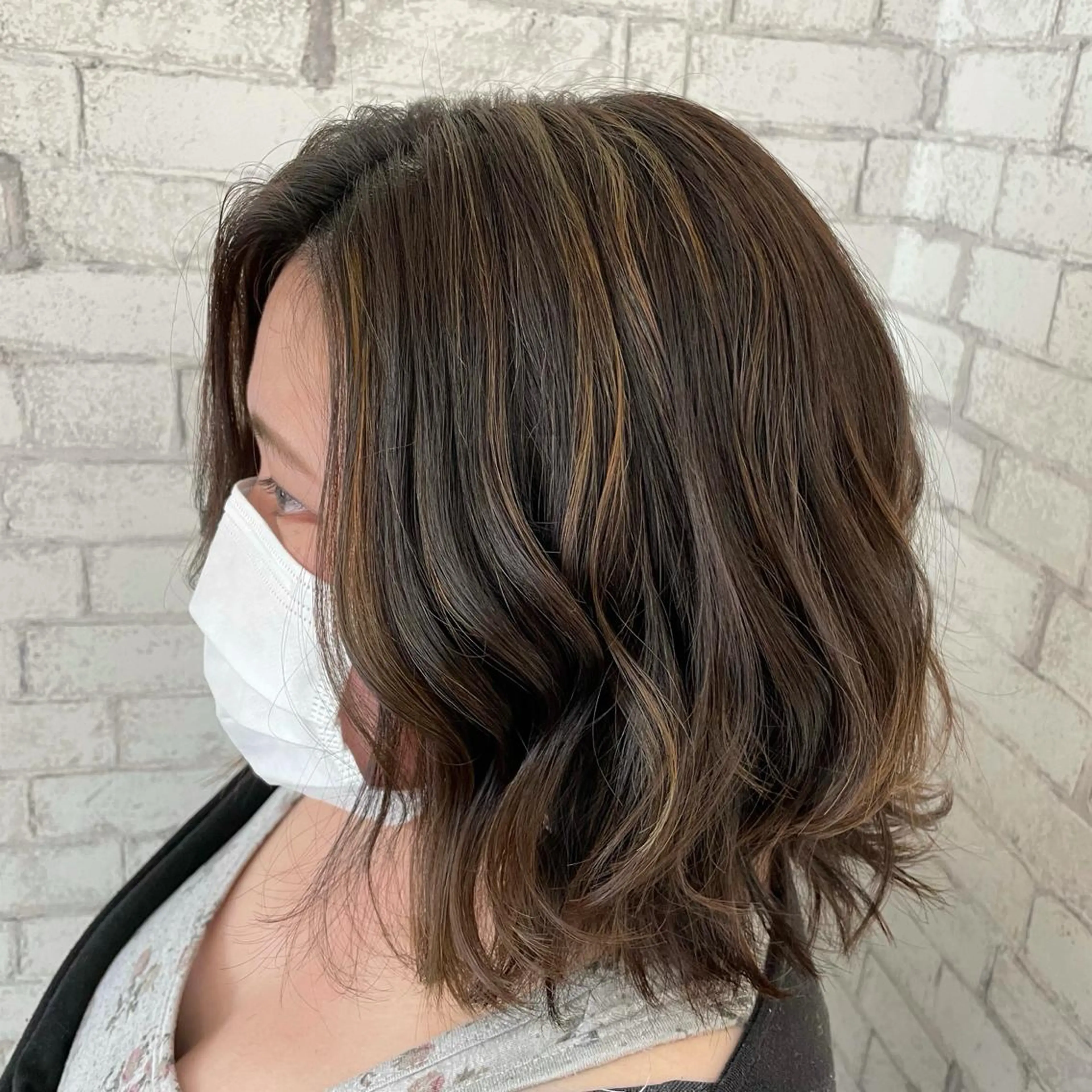 ミディアム カラー ハイライトカラー ハイライト ヘアカラー トリートメント 佐野 優斗のヘアスタイル