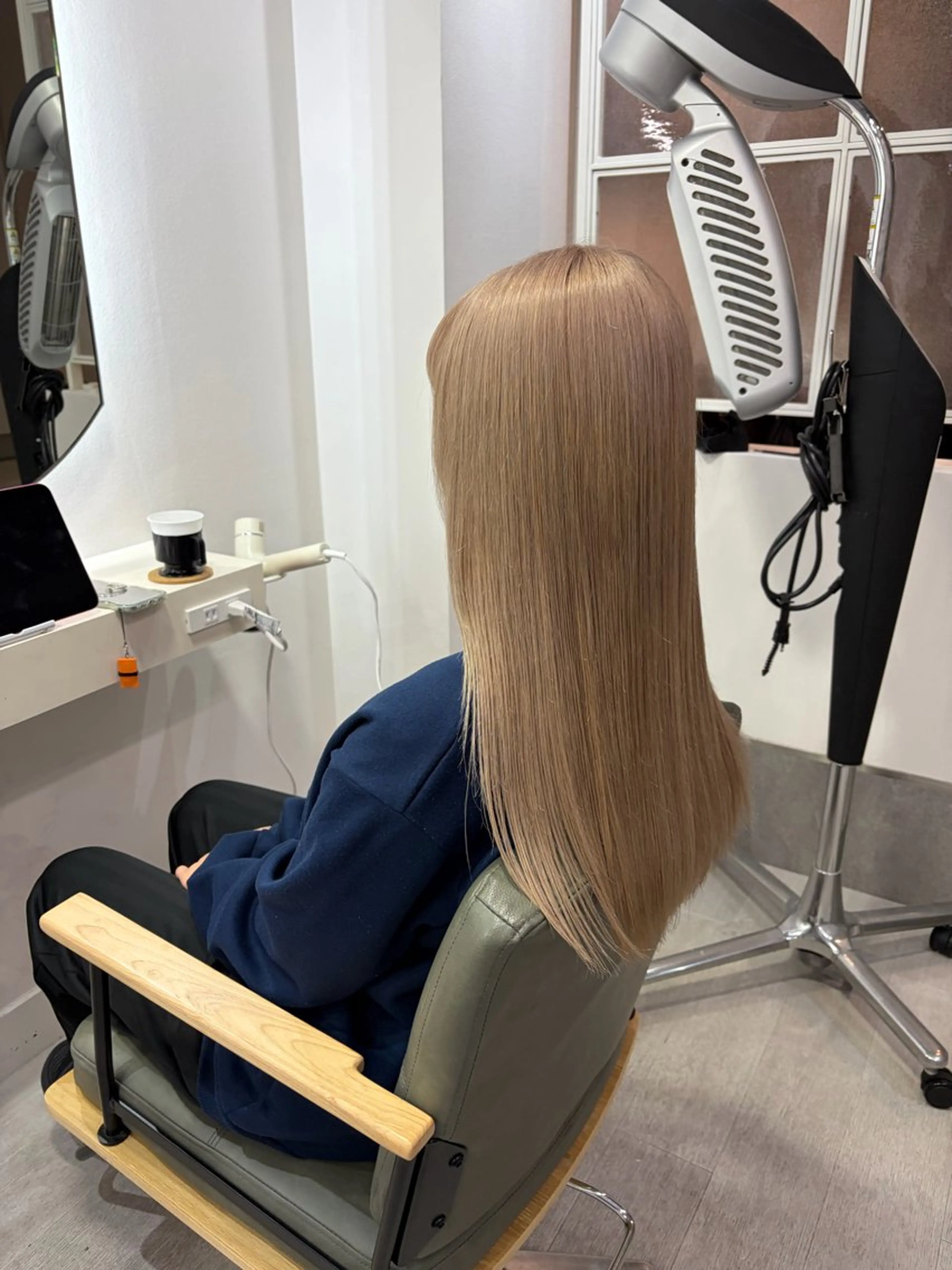 ロング カラー ベージュカラー ハイトーンカラー ミルクティーベージュ ヘアカラー 川越/torie /MIREI/のヘアスタイル