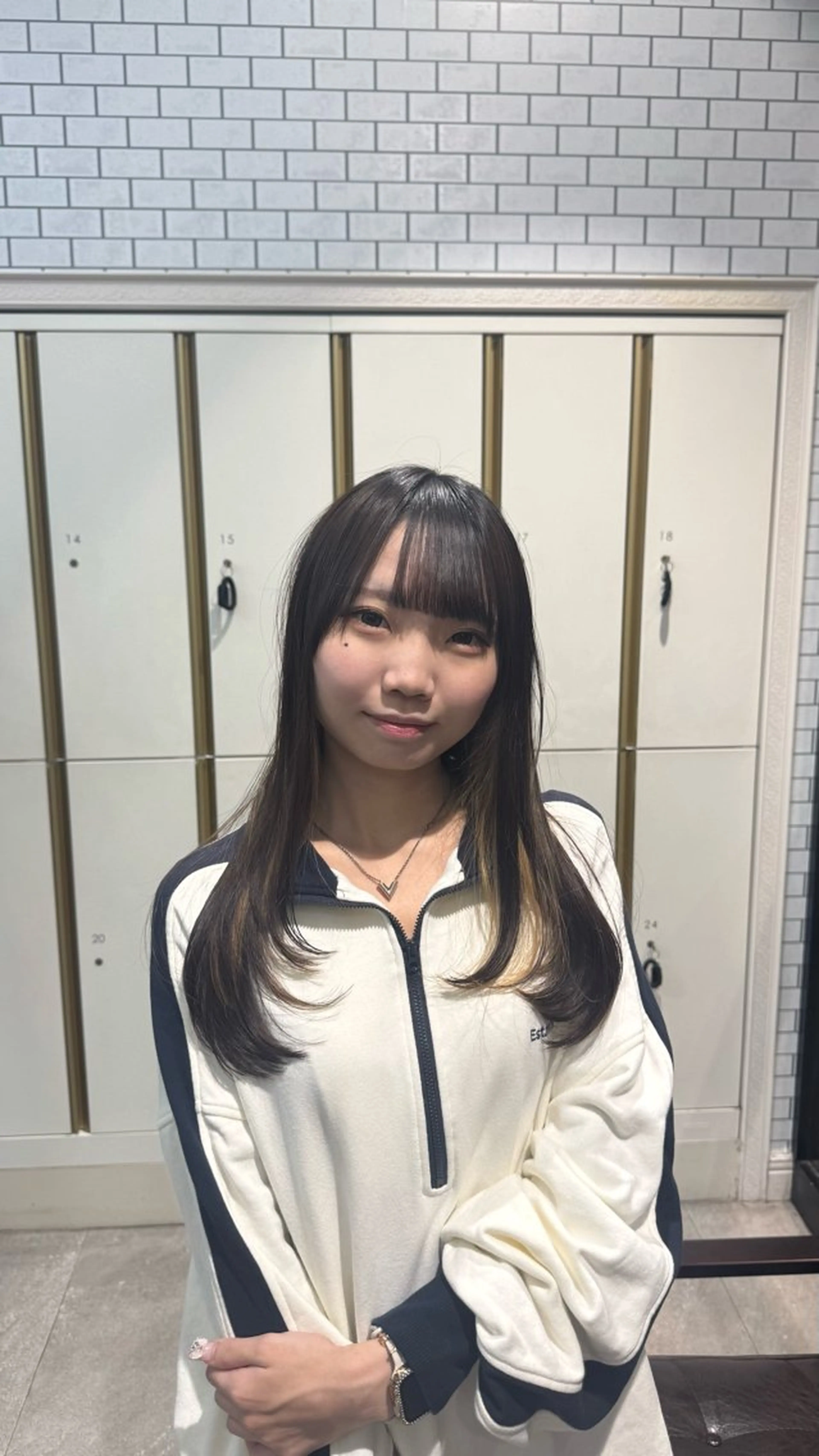 ロング カット HAREru.Smart Salon所属・透明感カラー/ ハイトーン/さくらのヘアスタイル