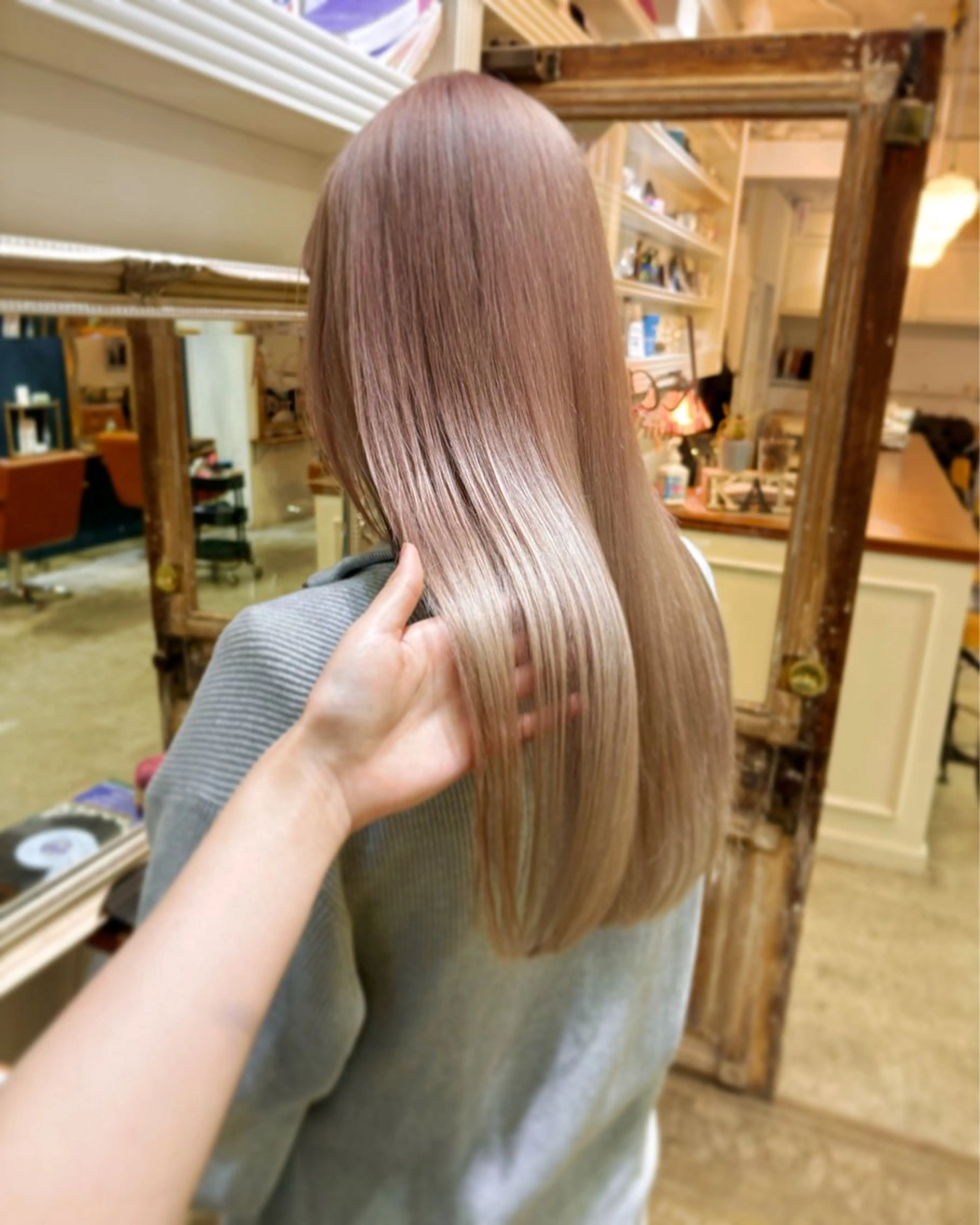 ロング カラー ヘアアレンジ ヘアカラー トリートメント ヘッドスパ ヘアセット 山口 樹里のヘアスタイル