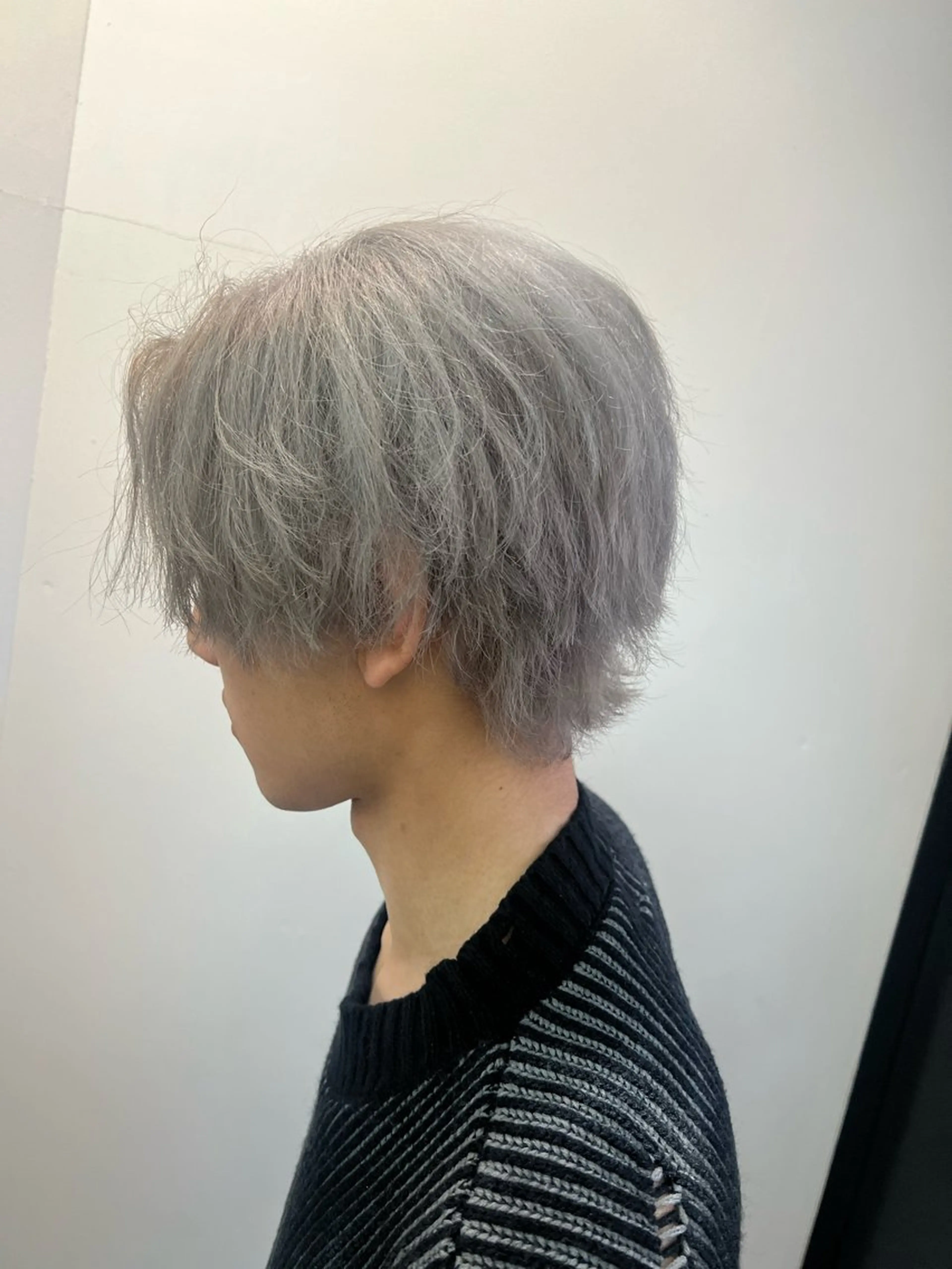 カラー メンズ ダブルカラー寒色系 ボリューム改善ハヤトのヘアスタイル