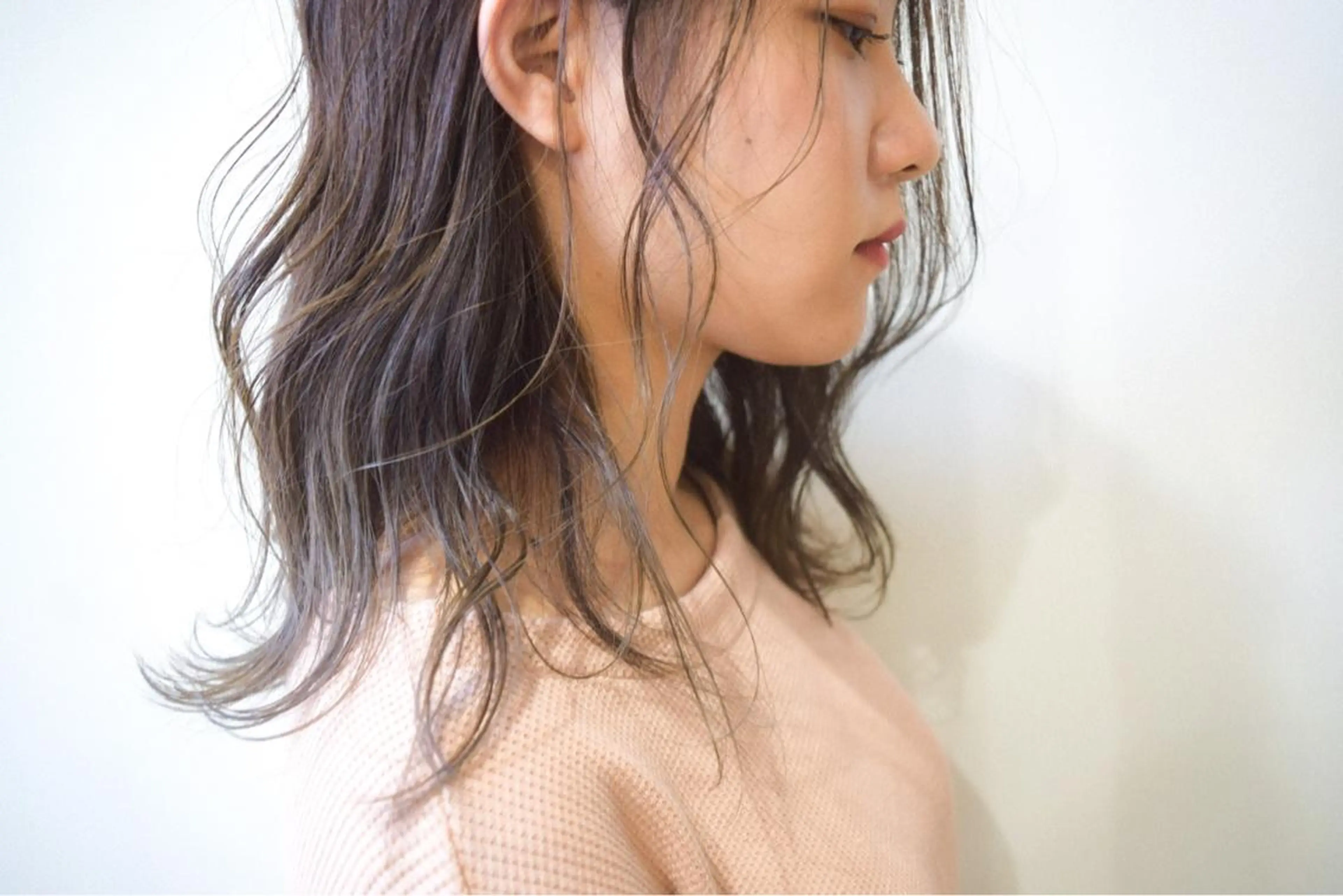 カラー ブリーチ グレージュ カット ハイトーンカラー RYUのヘアスタイル