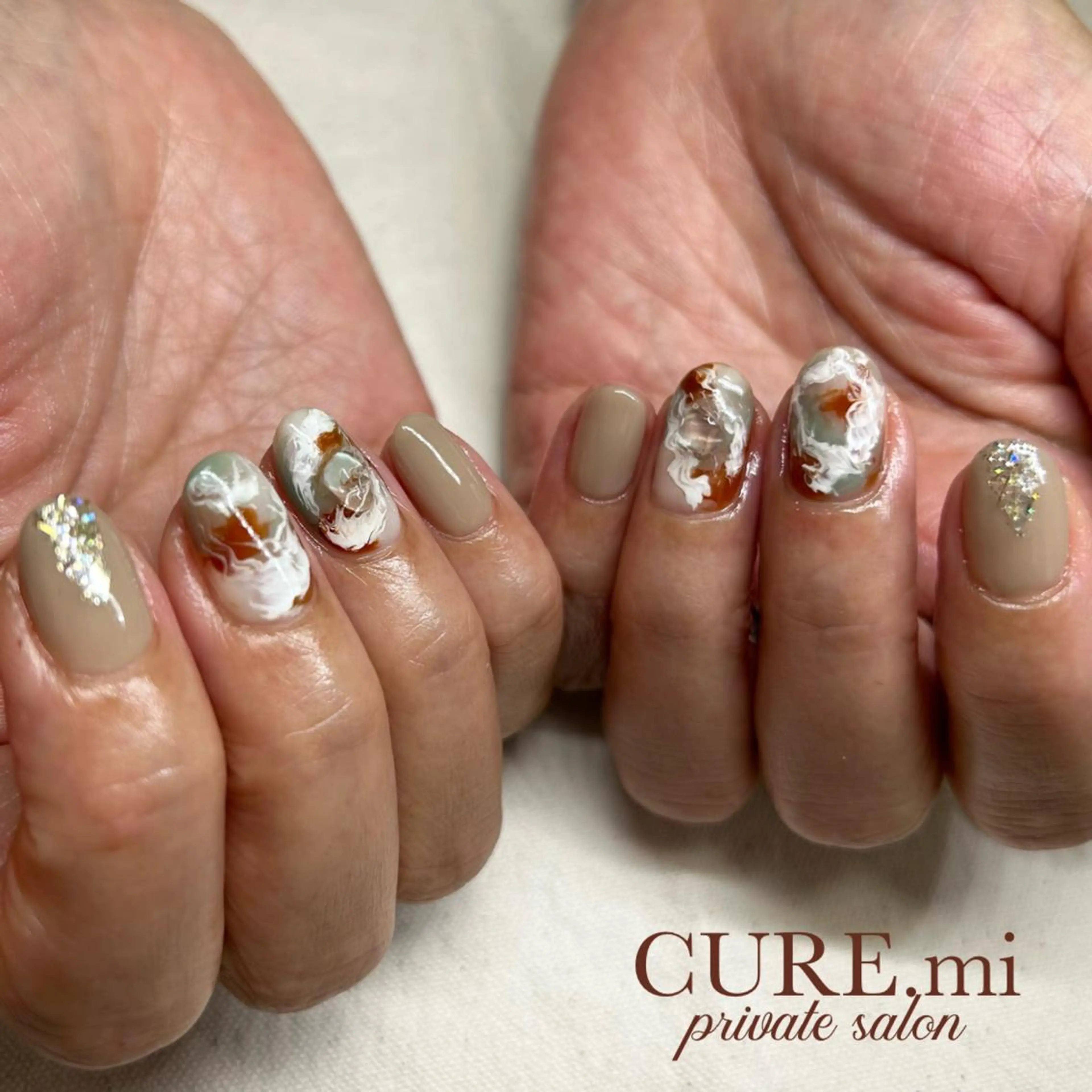 ネイル ニュアンスネイル ハンドネイル ハンドケア CURE.mi所属・伊藤 美香のネイルデザイン