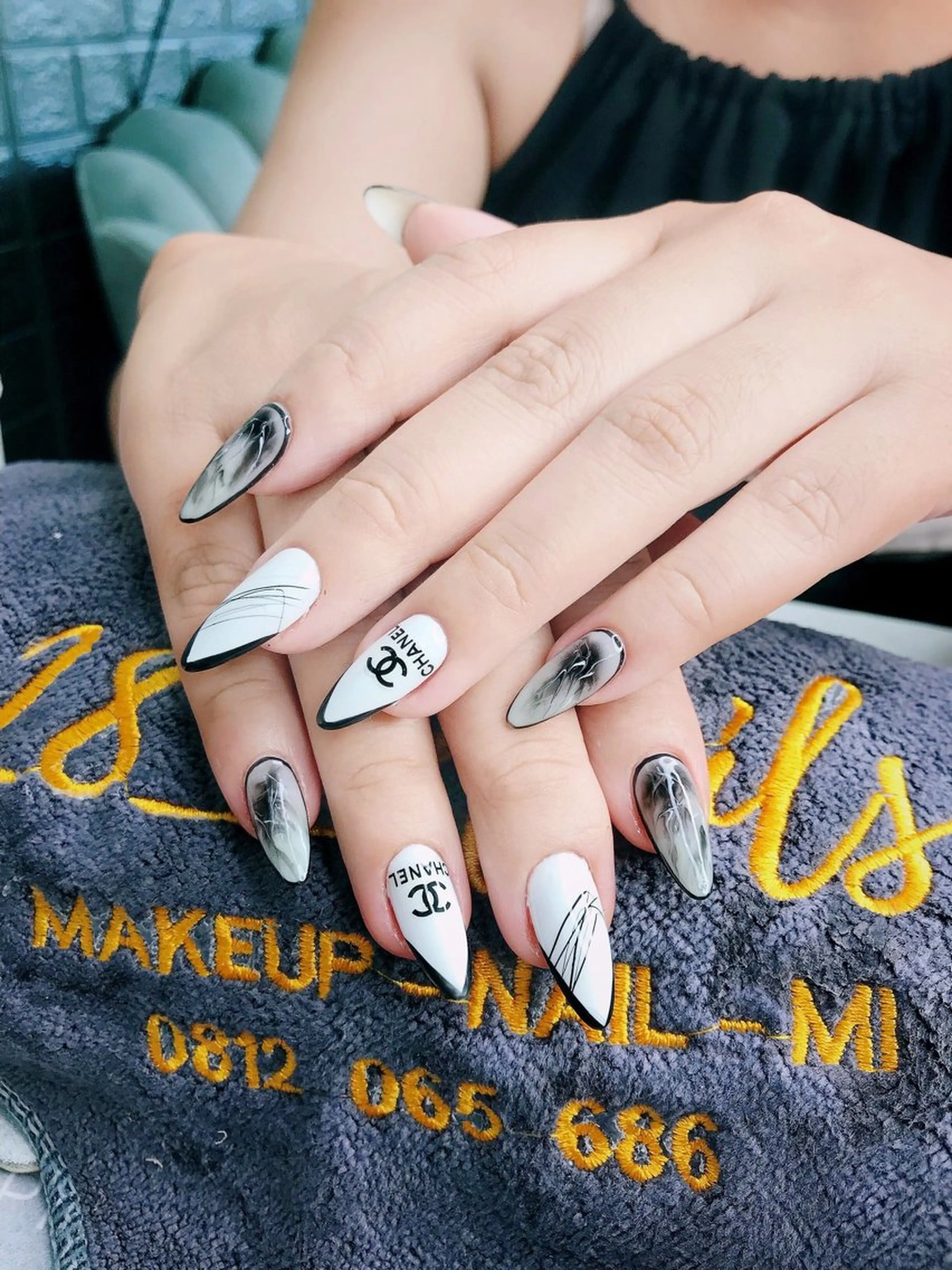 ロング 28nails -hangのネイルデザイン