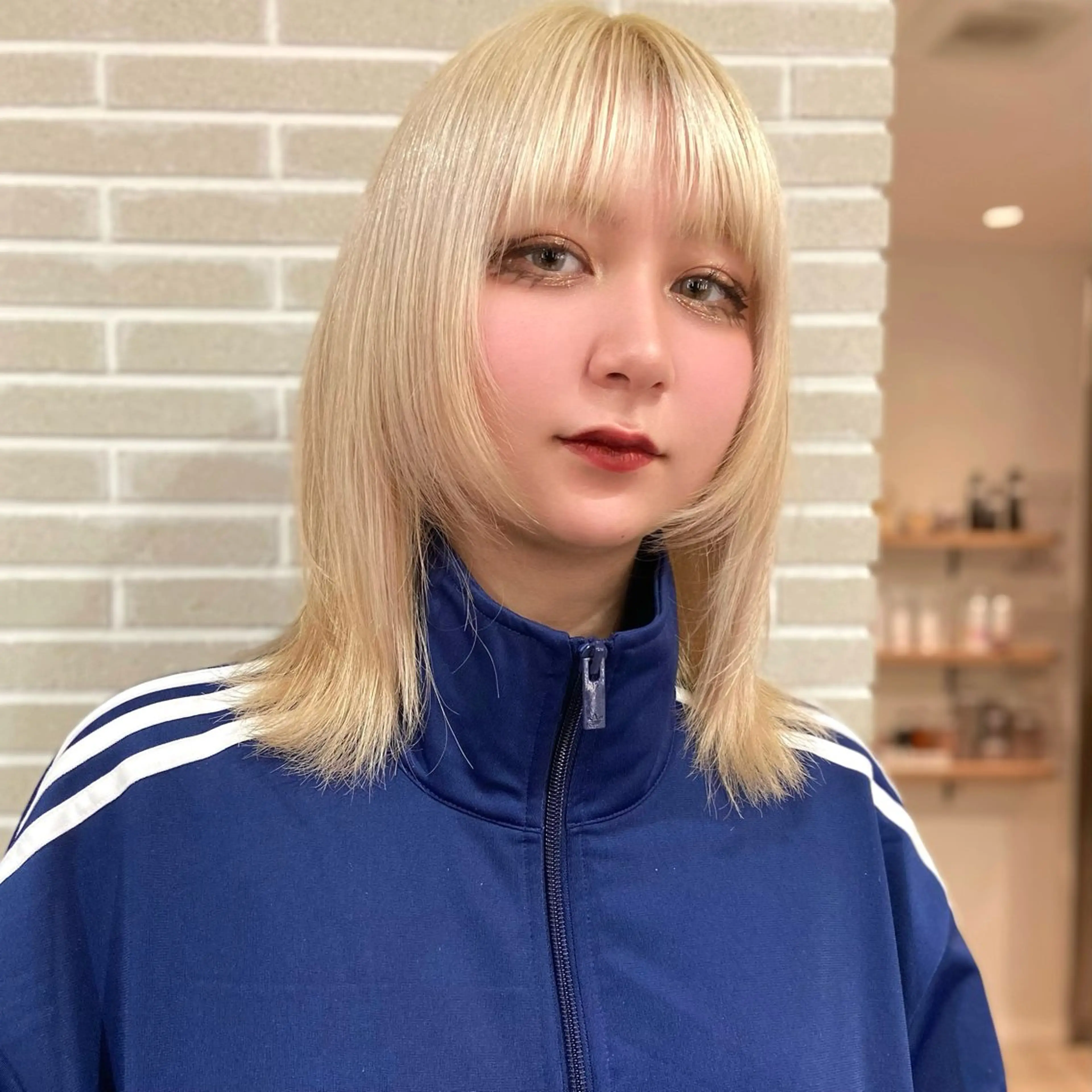 ミディアム ヘアカラー 顔まわりカット レイヤー桑原 日花理のヘアスタイル