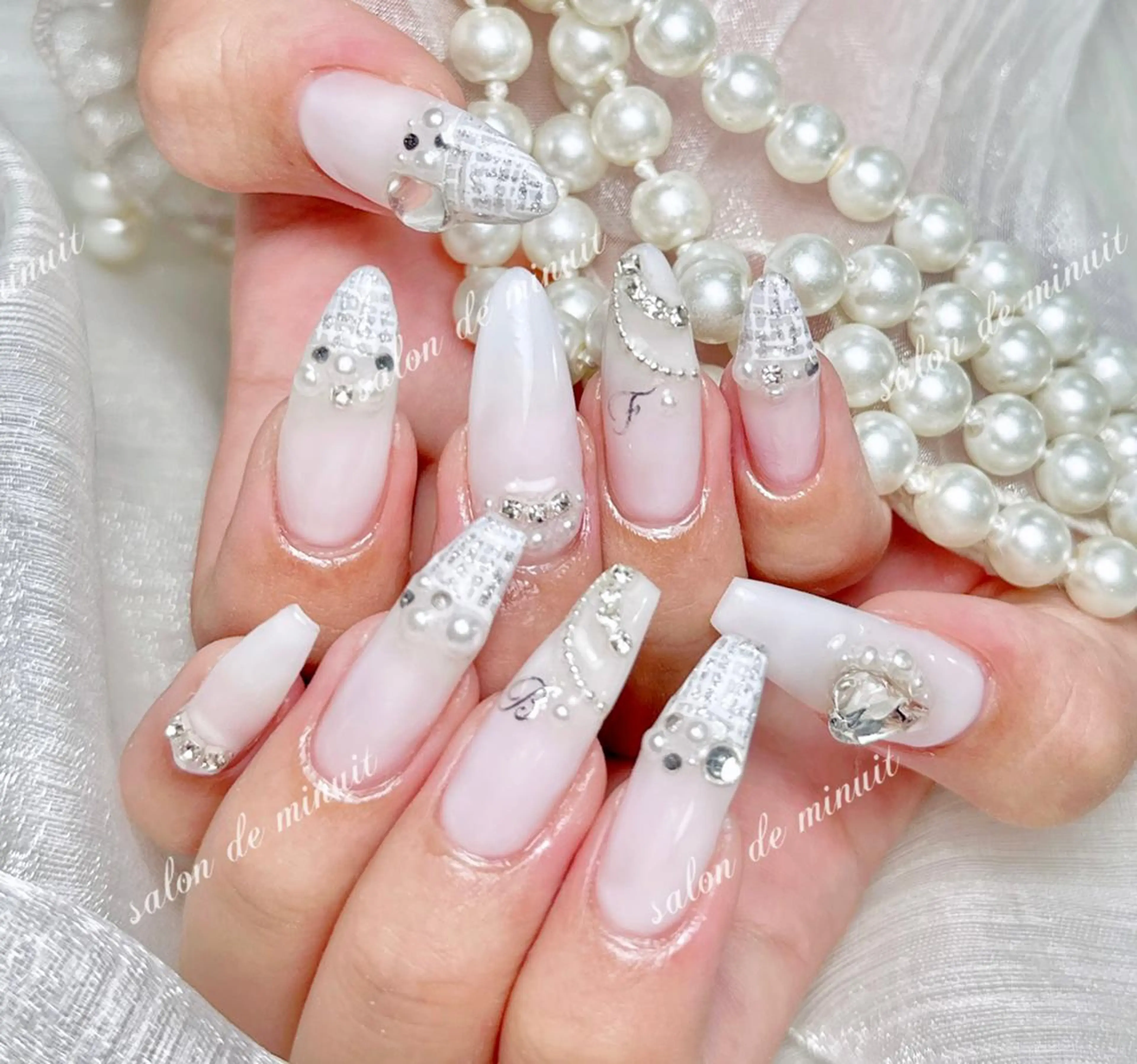 ネイル Salon de Minuit🦩のネイルデザイン