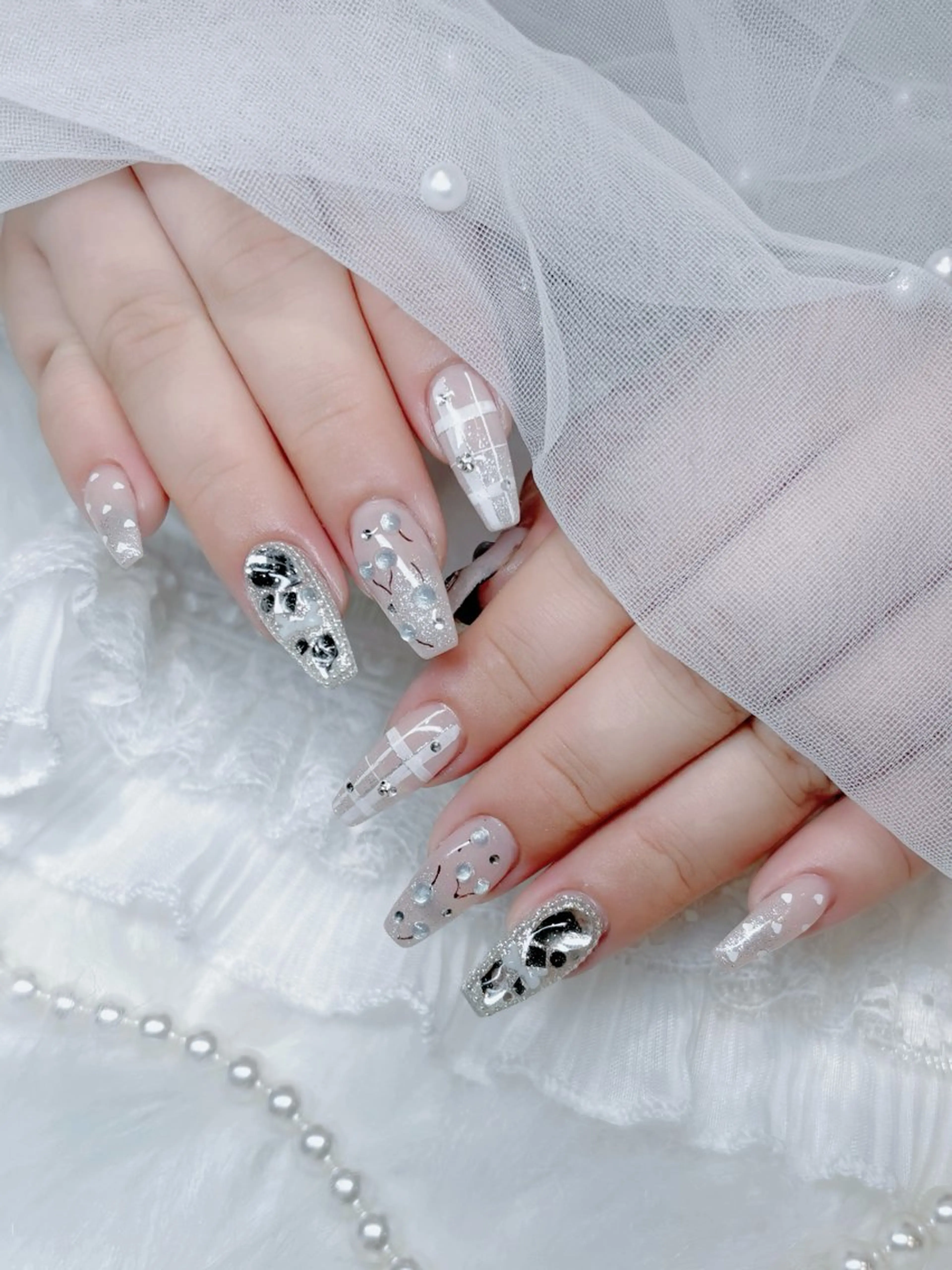 ネイル moca心斎橋店 Risaのネイルデザイン