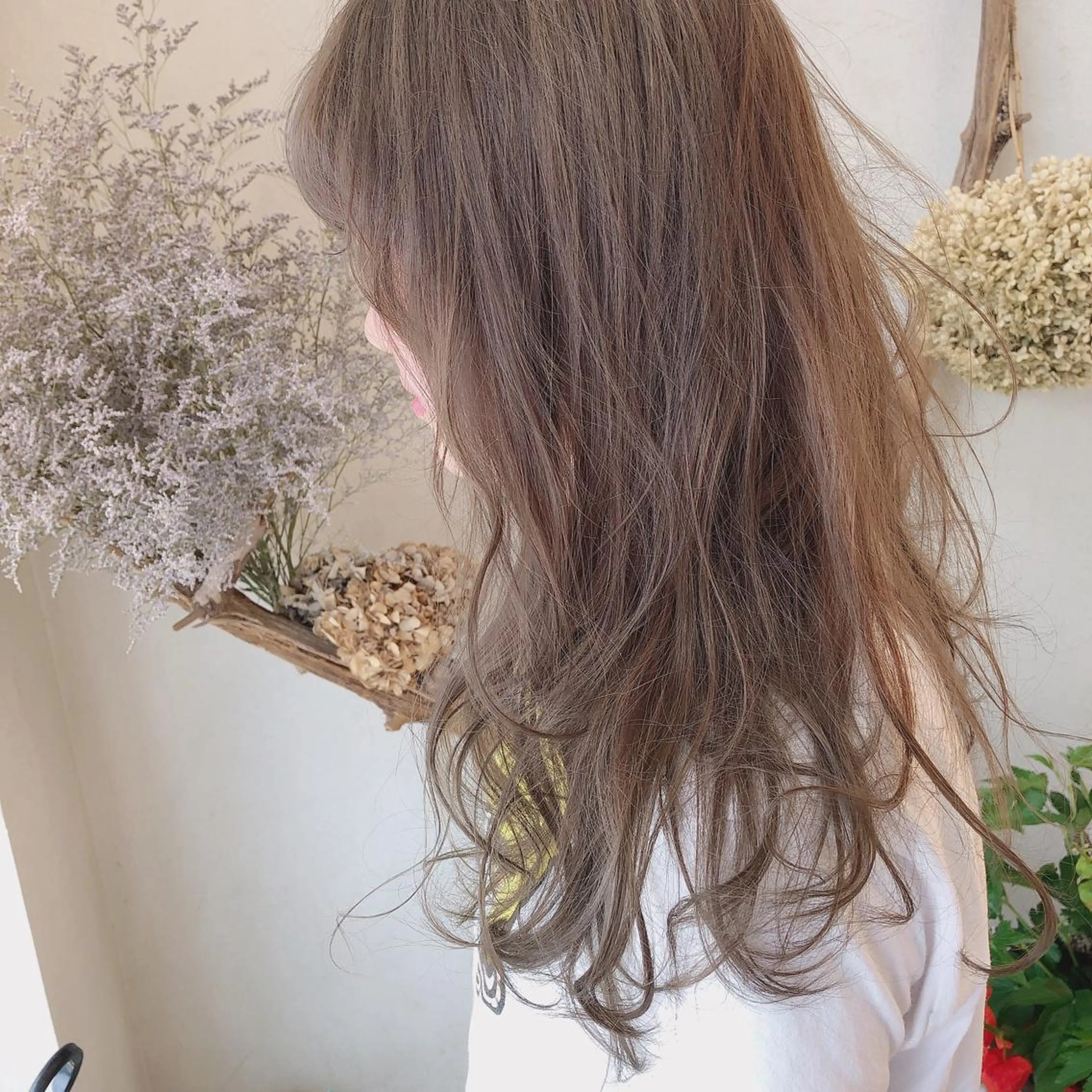 ロング カラー ベージュカラー ミルクティーベージュ mono.所属・南茨/ヘッドスパ /カット/momoのヘアスタイル