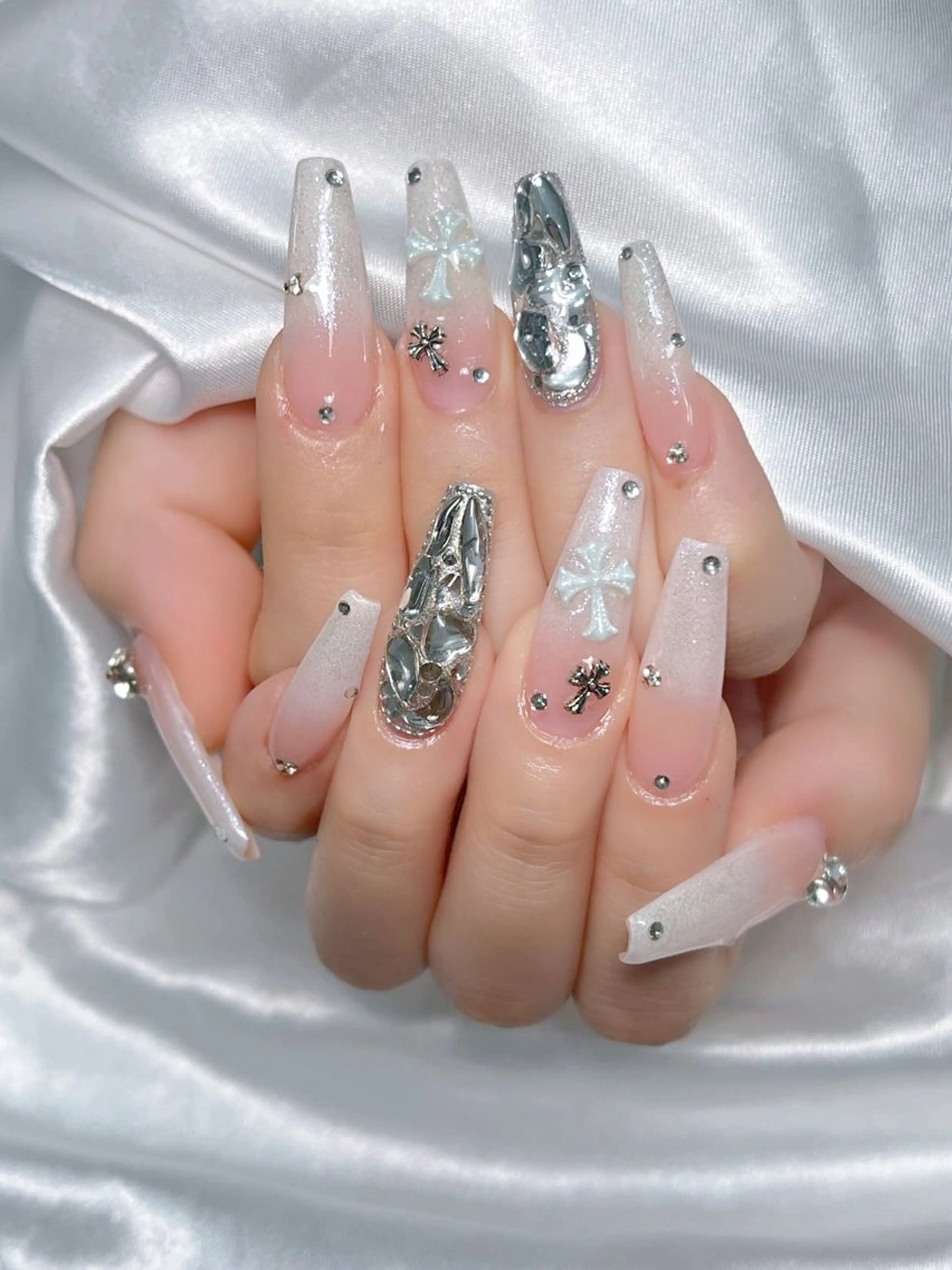 ネイル ハンドネイル LEELA NAIL STUDIO所属・LEELA NAIL STUDIOのネイルデザイン