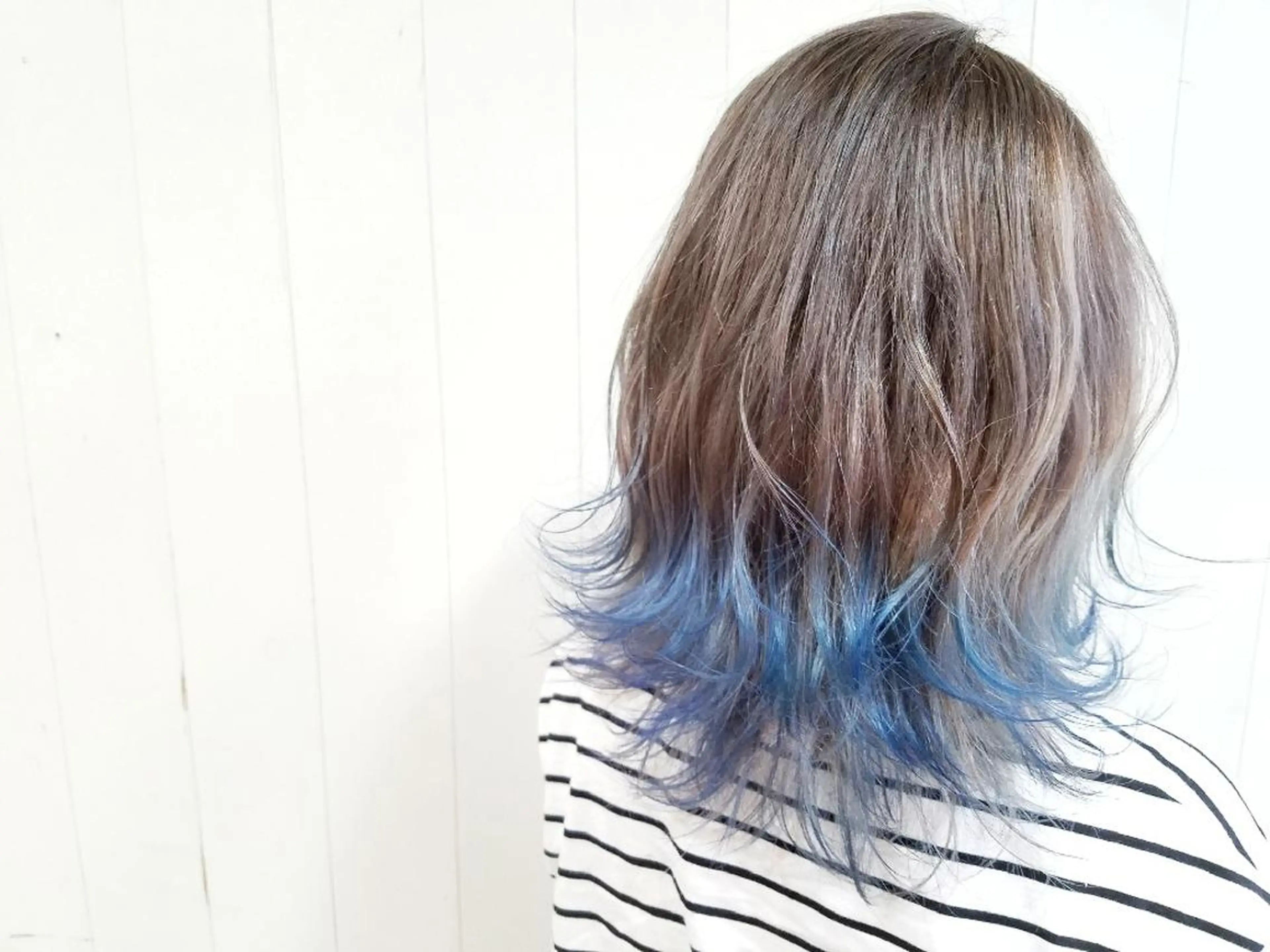 ミディアム カラー ブルーカラー グレージュ imai /カット/パーマのヘアスタイル