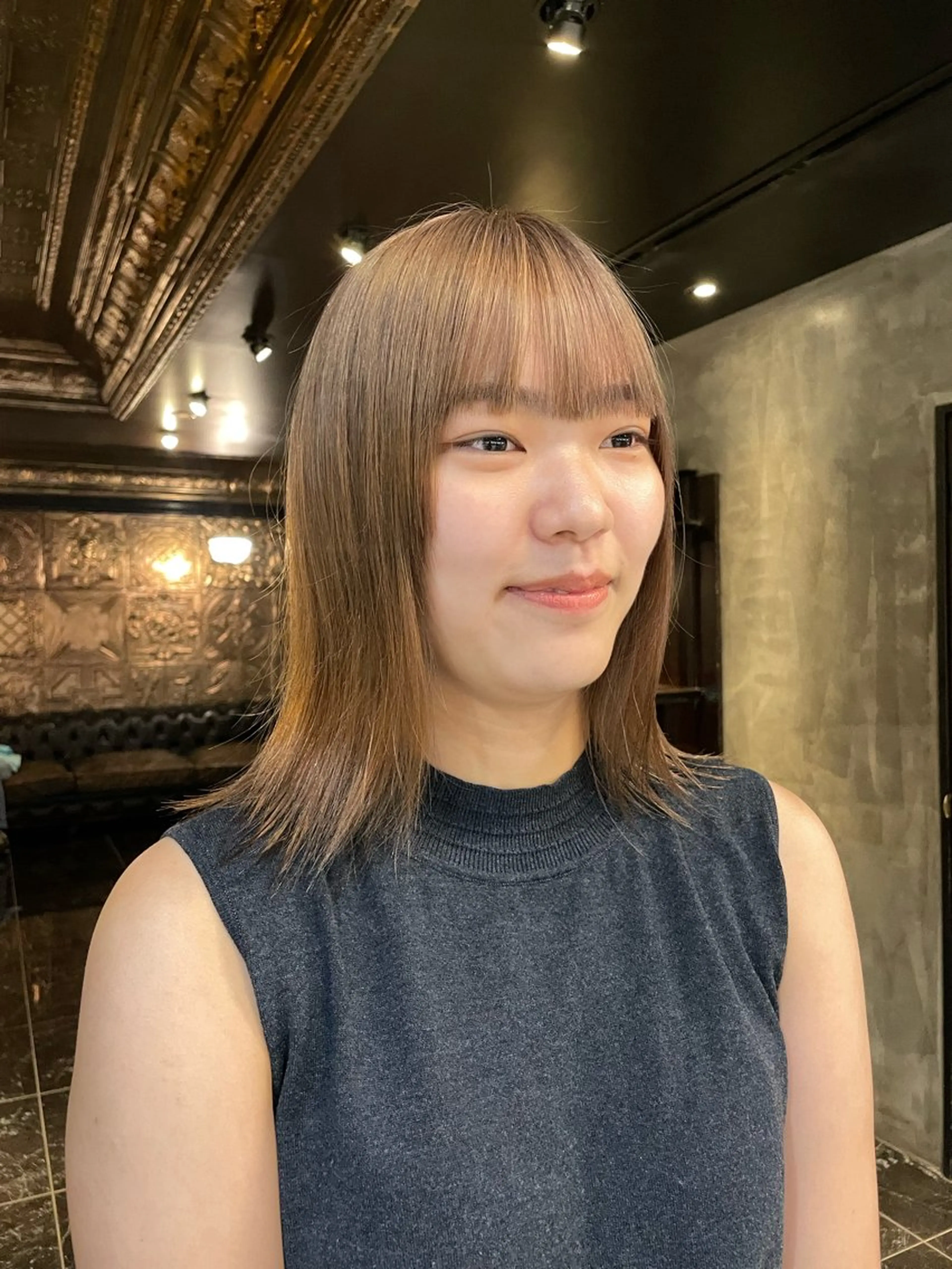 ミディアム カラー パーマ ヘアアレンジ レイヤー/ 透明感カラー/マドカのヘアスタイル