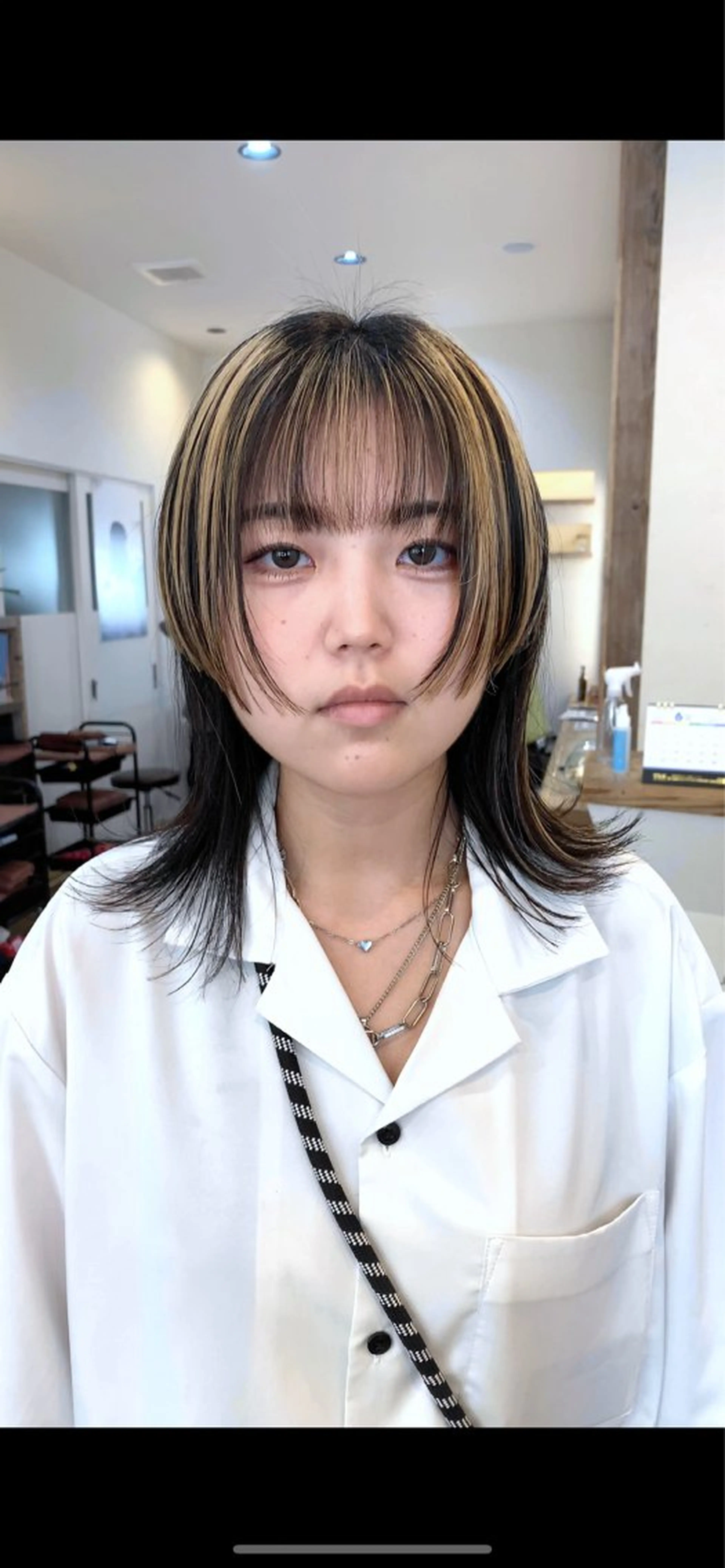 セミロング カラー 🐝肥田 しょーと🐝のヘアスタイル