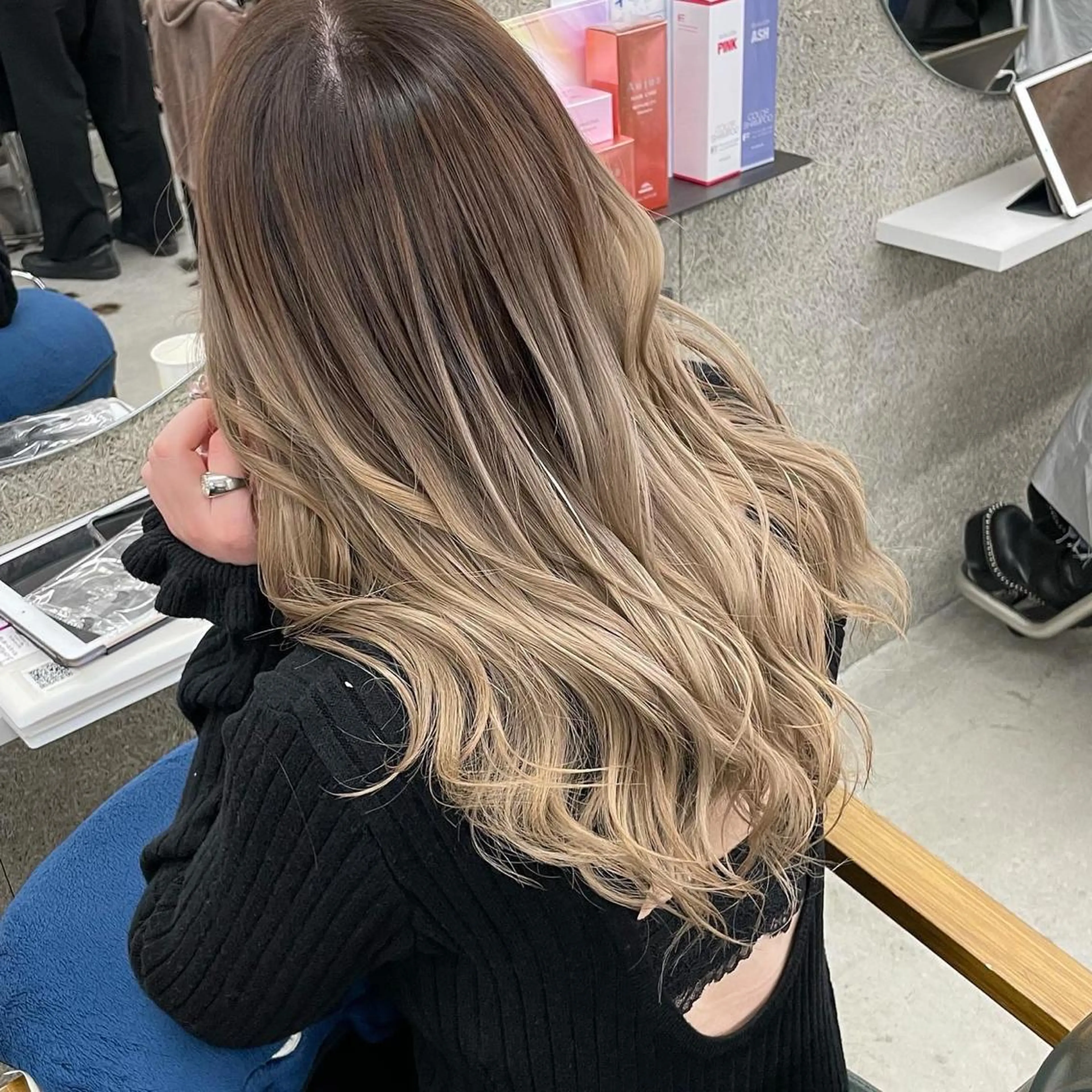 セミロング カラー Lull (シェアサロンReco VIProom)所属・Lull1人美容室 バレイヤージュのヘアスタイル