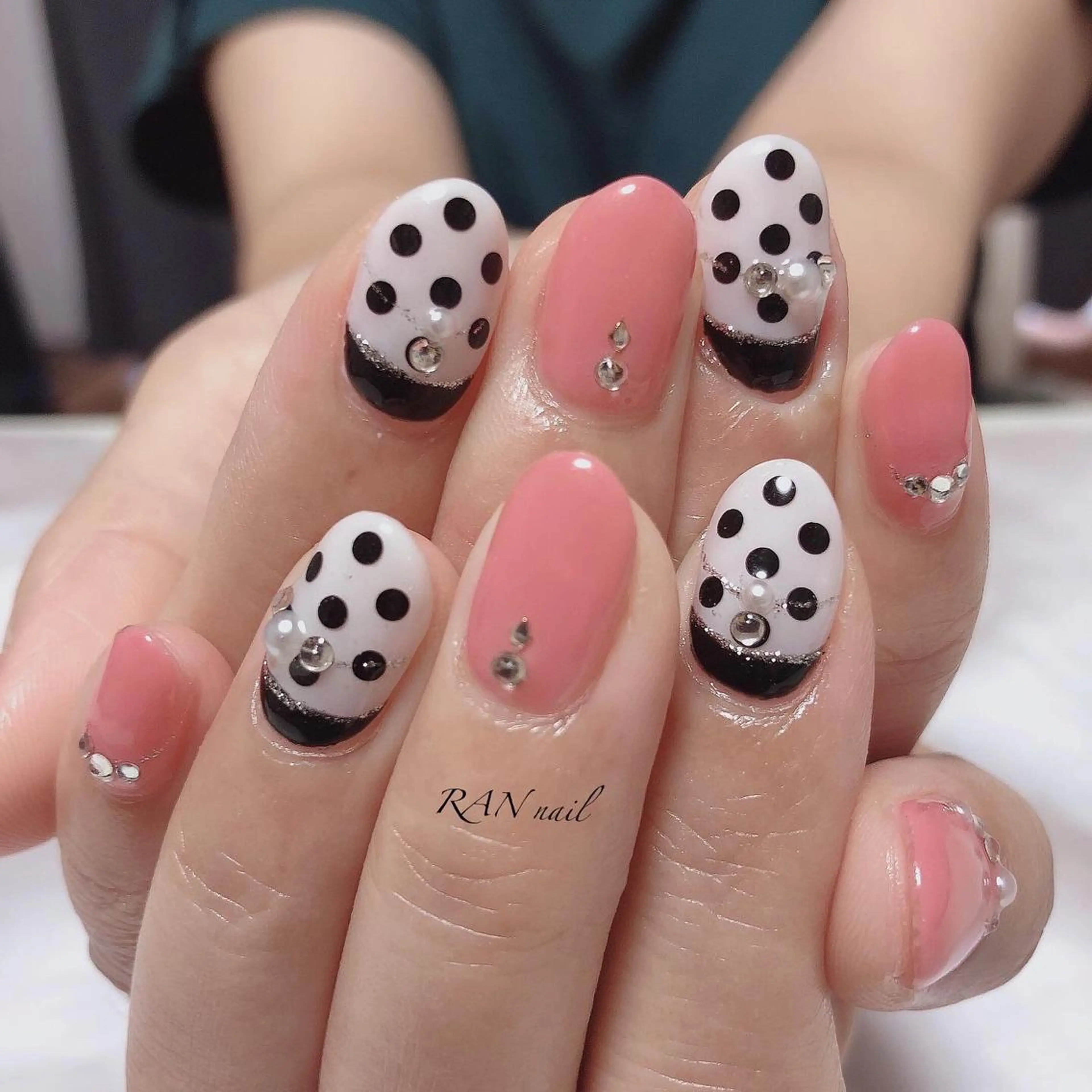 ネイル ドット ジェルネイル オフィスネイル ピンク ブライダルネイル RAN nail 〜ランネイル〜所属・RAN nailのネイルデザイン