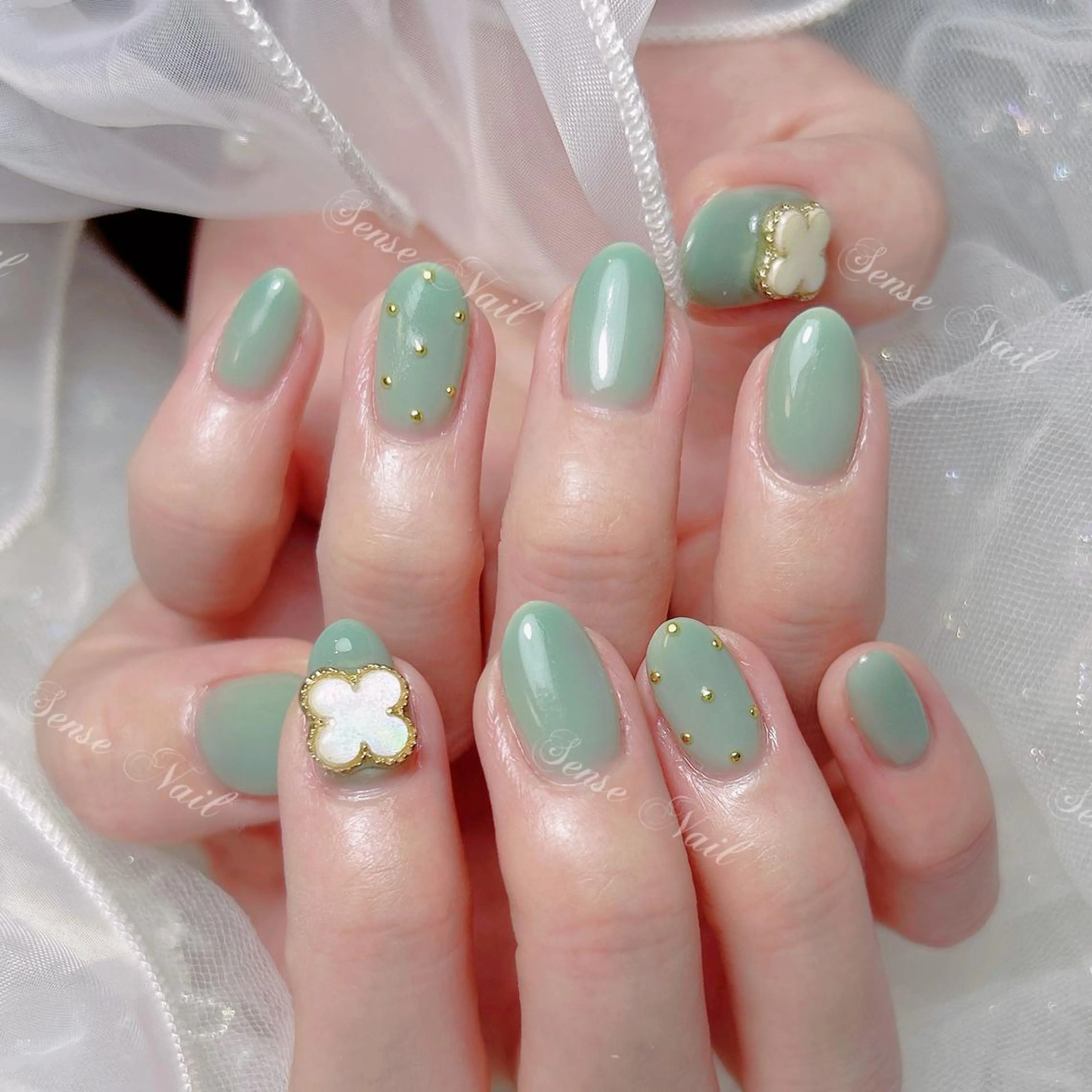 ネイル ハンドネイル ハンドケア Queening 🦋のネイルデザイン