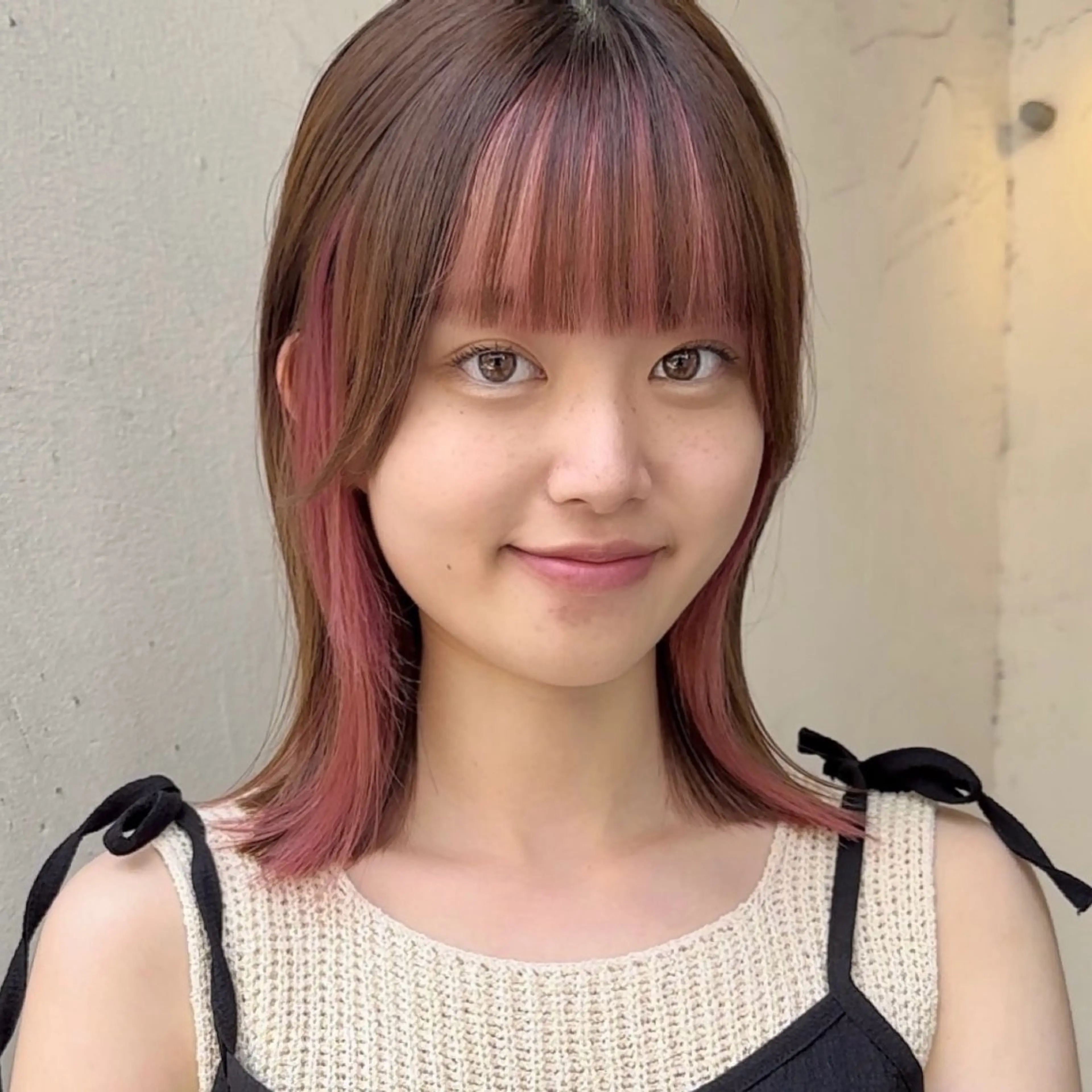 ミディアム カラー インナーカラー ピンクカラー カット ヘアカラー トリートメント インナーカラー/レイ ヤーカット♡/マキシのヘアスタイル