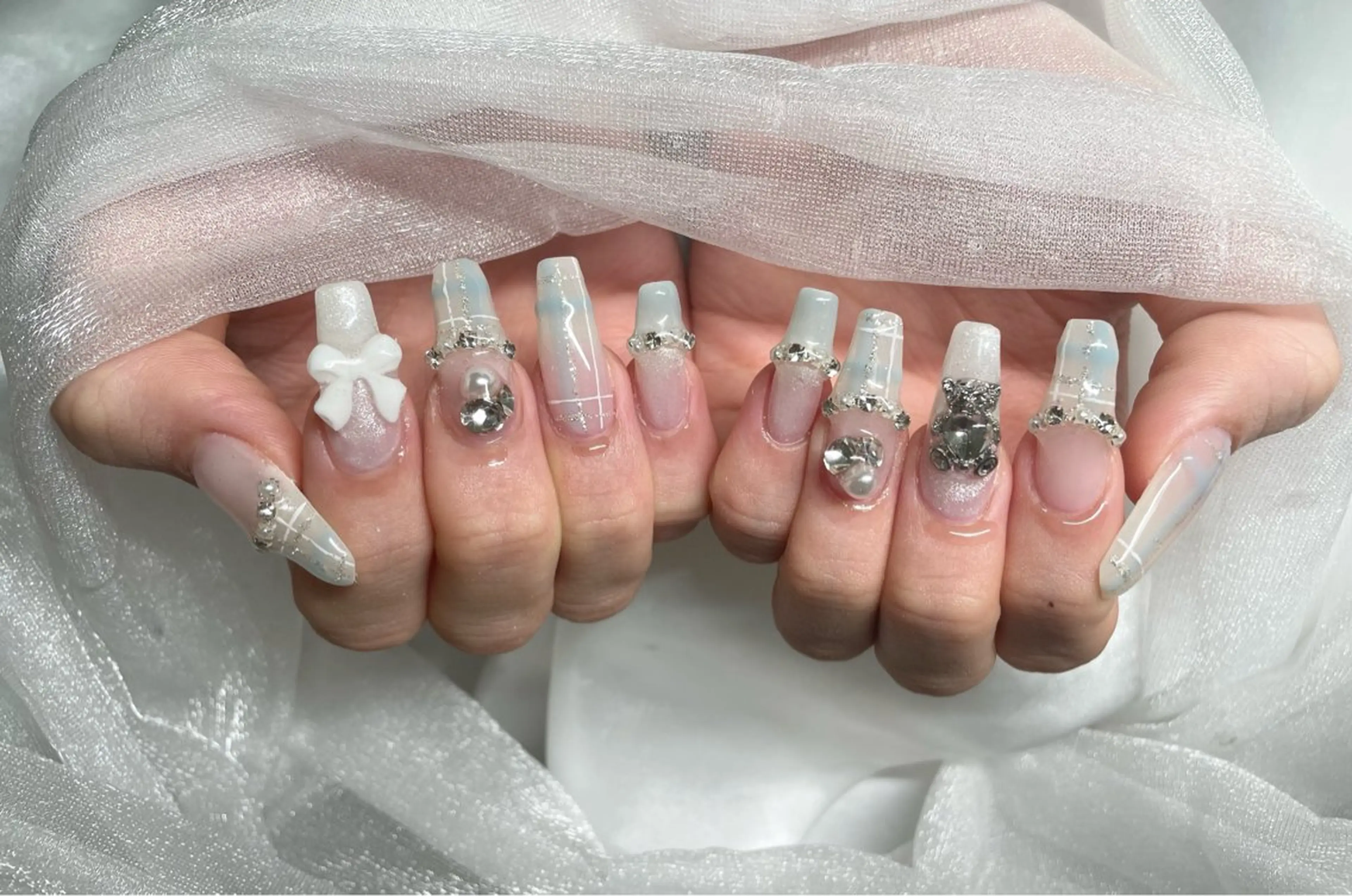 ネイル Roi〈ロワ〉 Minakoのネイルデザイン