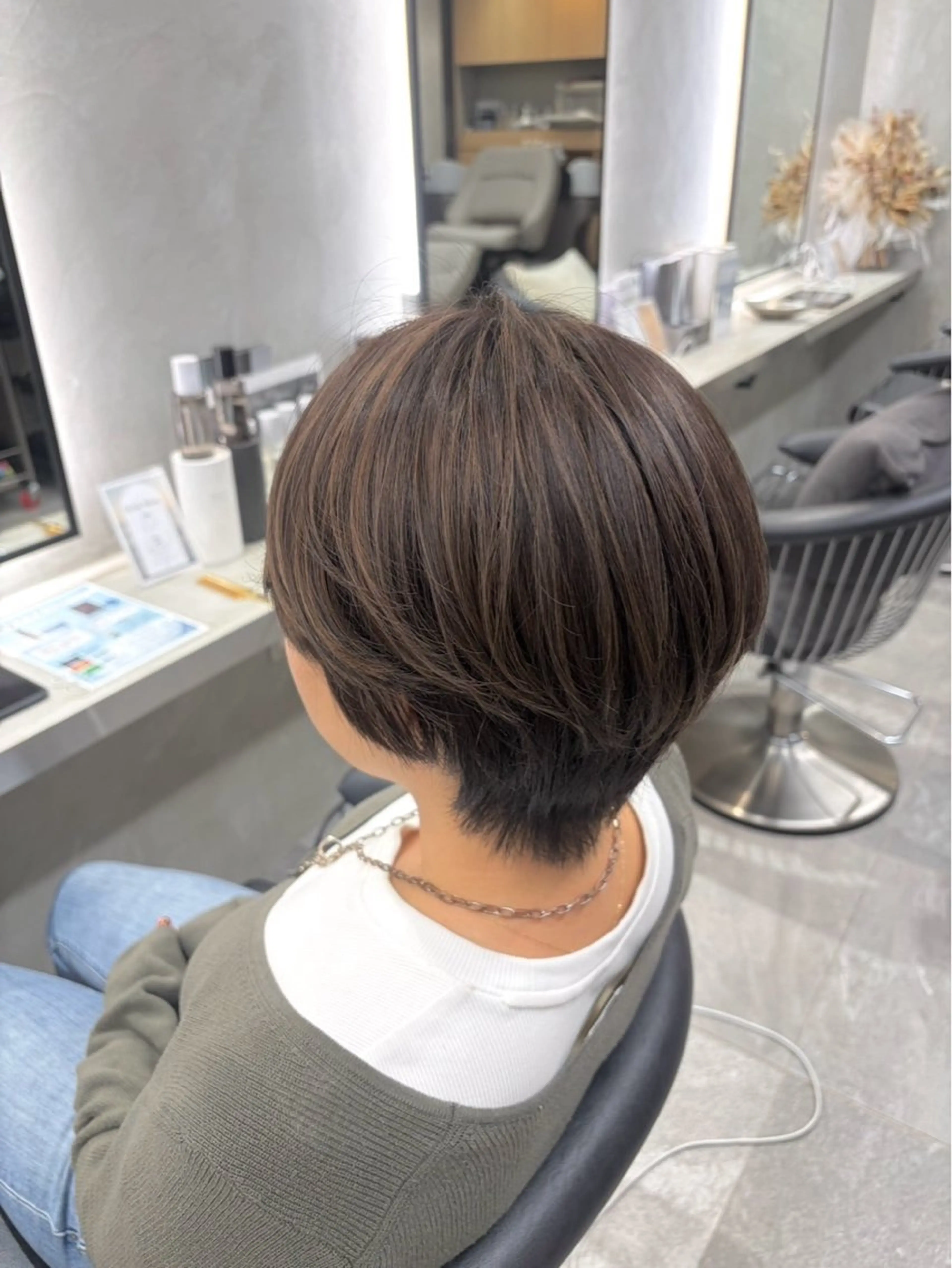 ショート カラー カット ヘアカラー トリートメント ヘッドスパ 縮毛矯正✨ 透明感カラー✨山下のヘアスタイル
