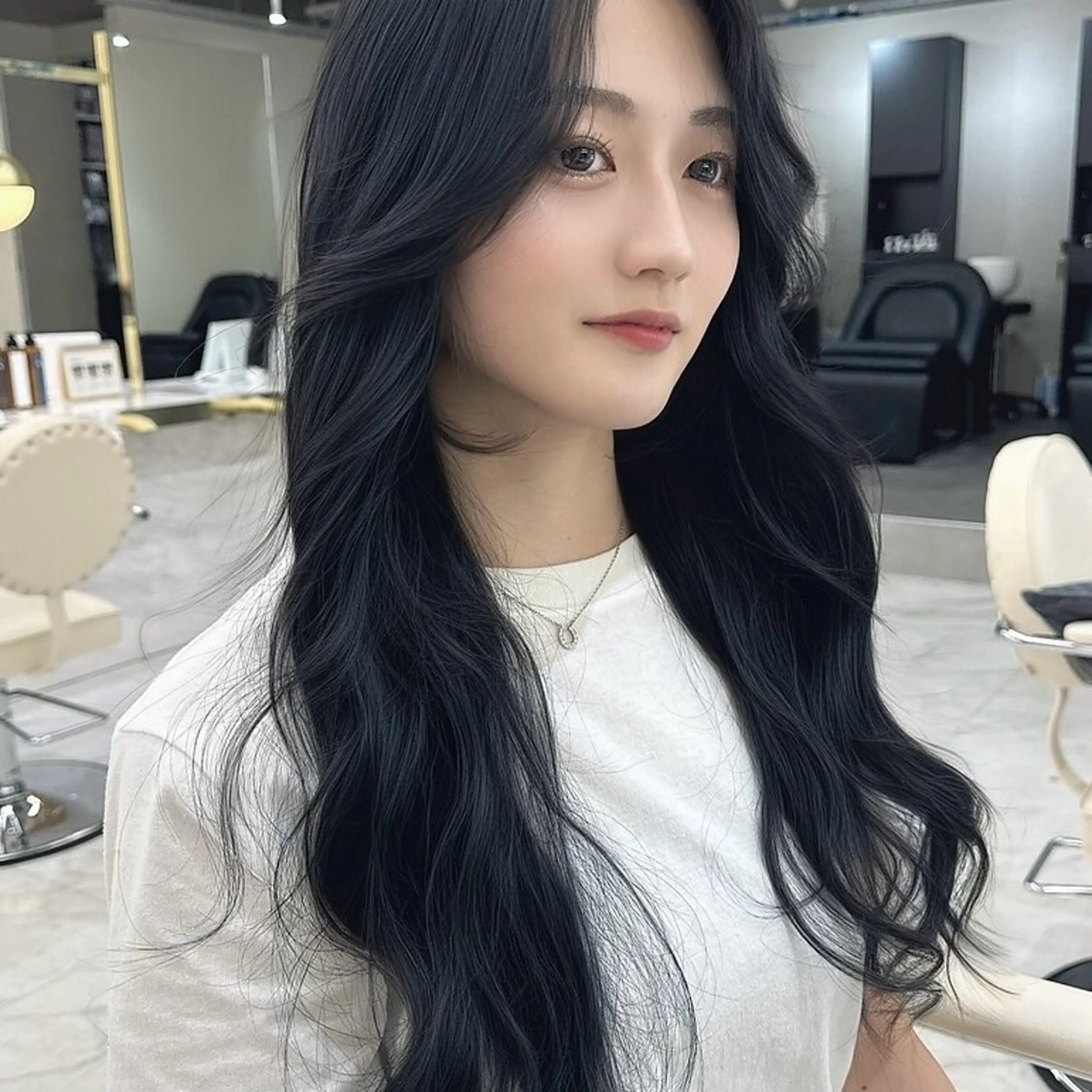 ロング ボブ 顔周りカット 髪質改善 韓国風ヘア レイヤーカット カット ヘアカラー トリートメント CHAINON CENTREのヘアスタイル