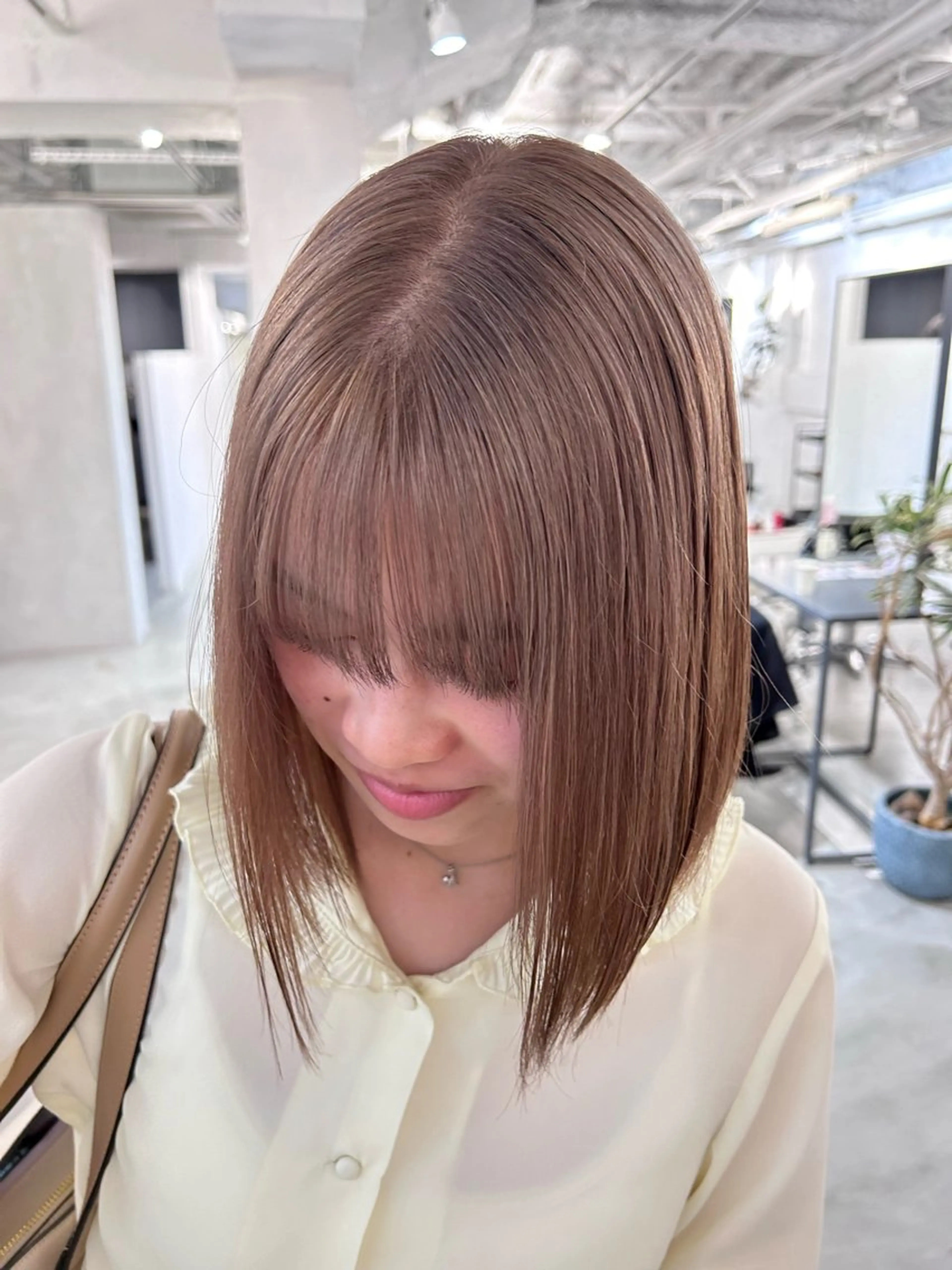 ショート カラー カット ヘアカラー トリートメント 切りっぱなしボブ🪐 Anzuのヘアスタイル