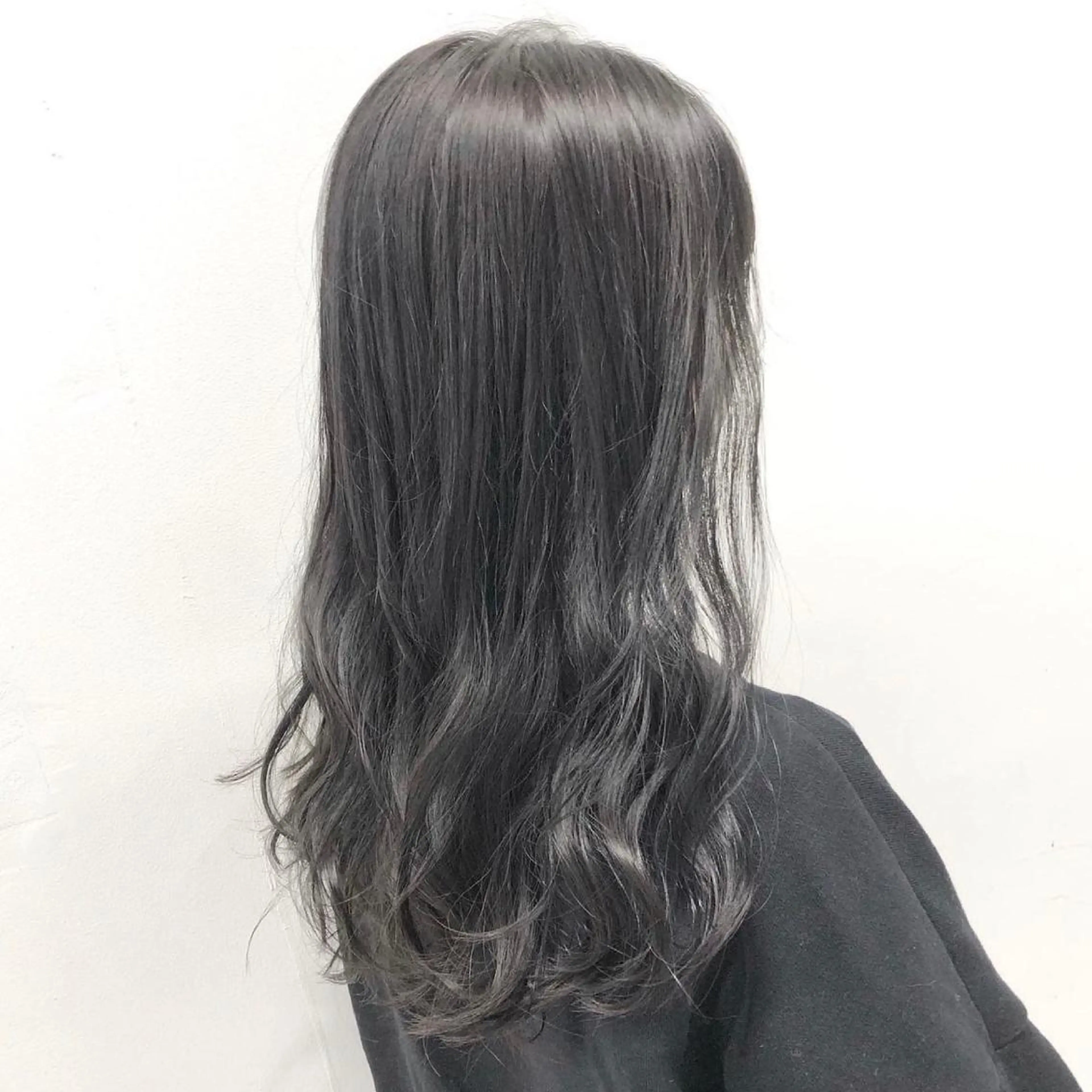 ロング カラー グレージュ アイスグレージュ カット ヘアカラー トリートメント GO TODAY SHAIRE SALON原宿vita店舗所属・🩷完全マンツーマン 💖ASAHIのヘアスタイル