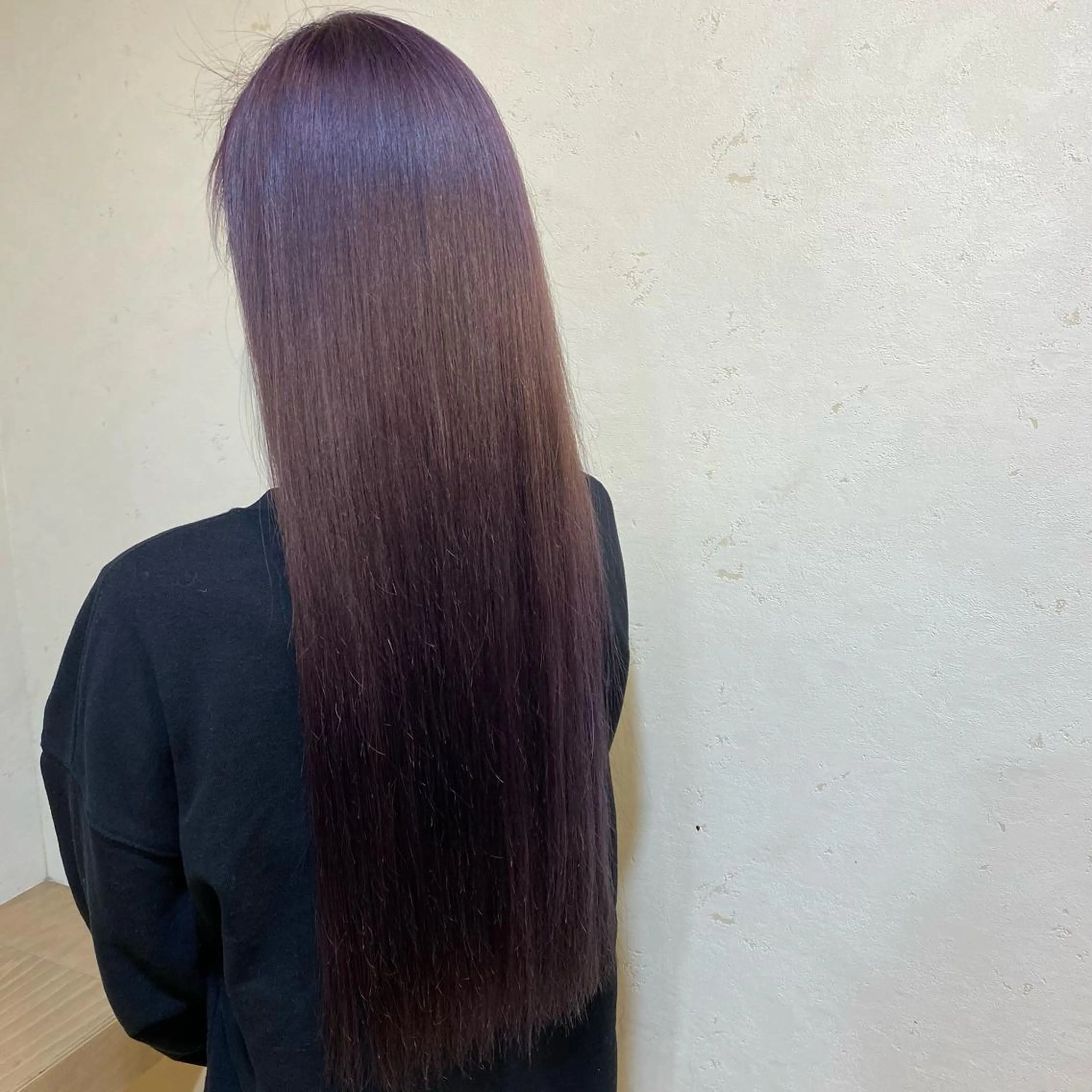 ロング パープルカラー 水口 莉央のヘアスタイル