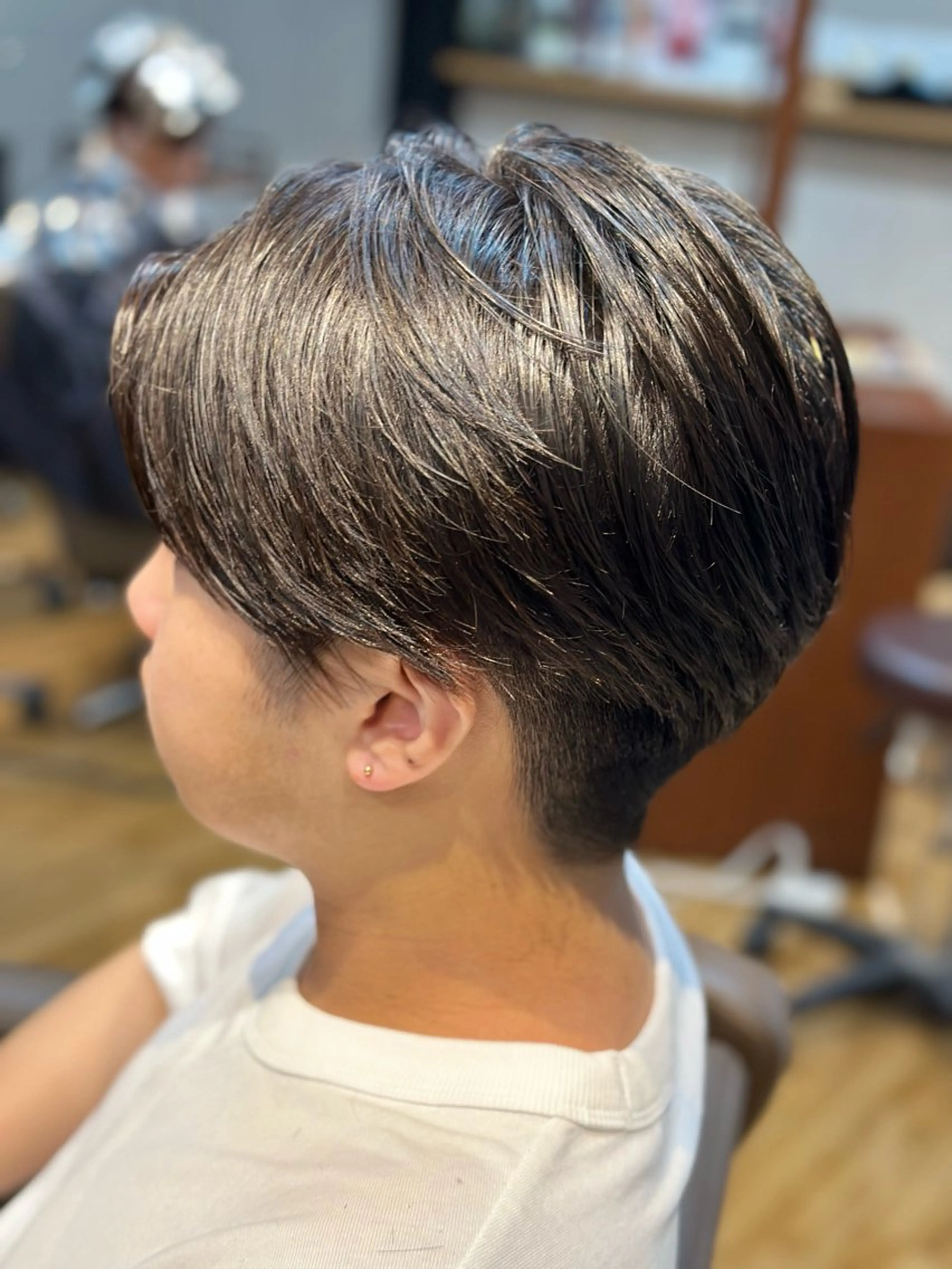 メンズ センターパート arika オケシ　リョウダイのヘアスタイル