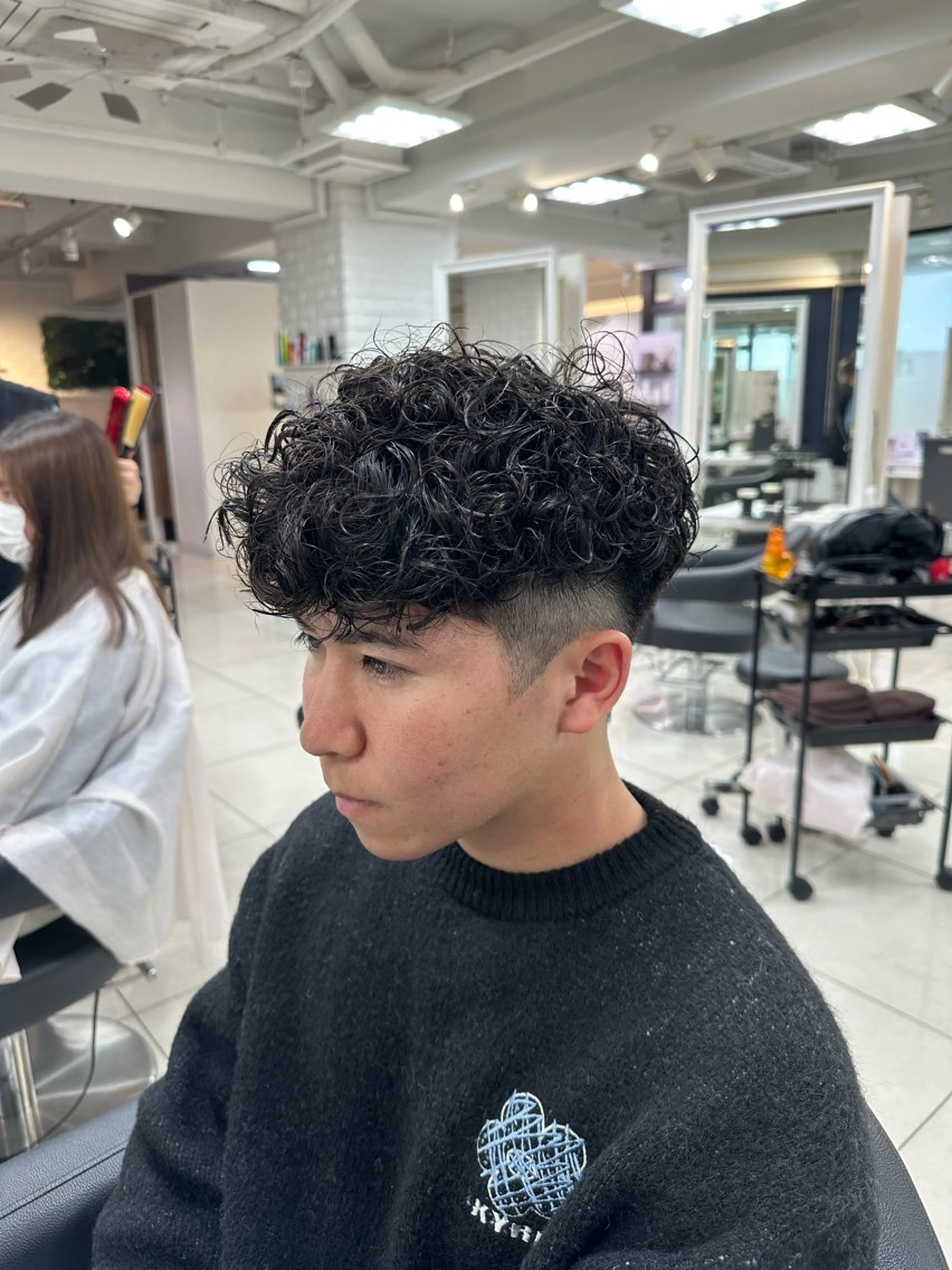 ショート パーマ メンズ スペインカール カット パーマ トリートメント フェザーパーマ職人 🪶ryosukeのヘアスタイル