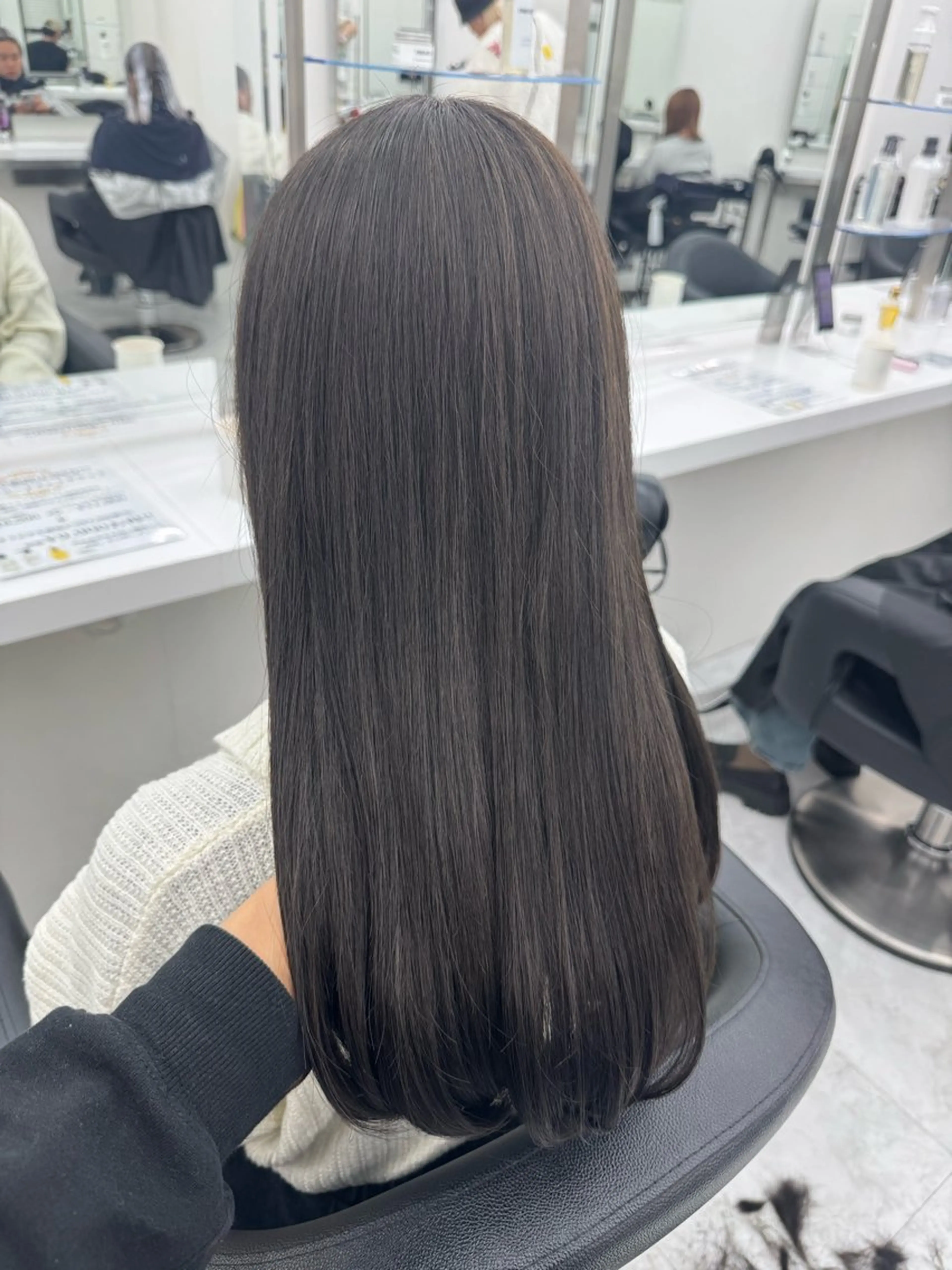 カラー ヘアカラー noa🫧ナチュラル 艶感🏹グレージュのヘアスタイル
