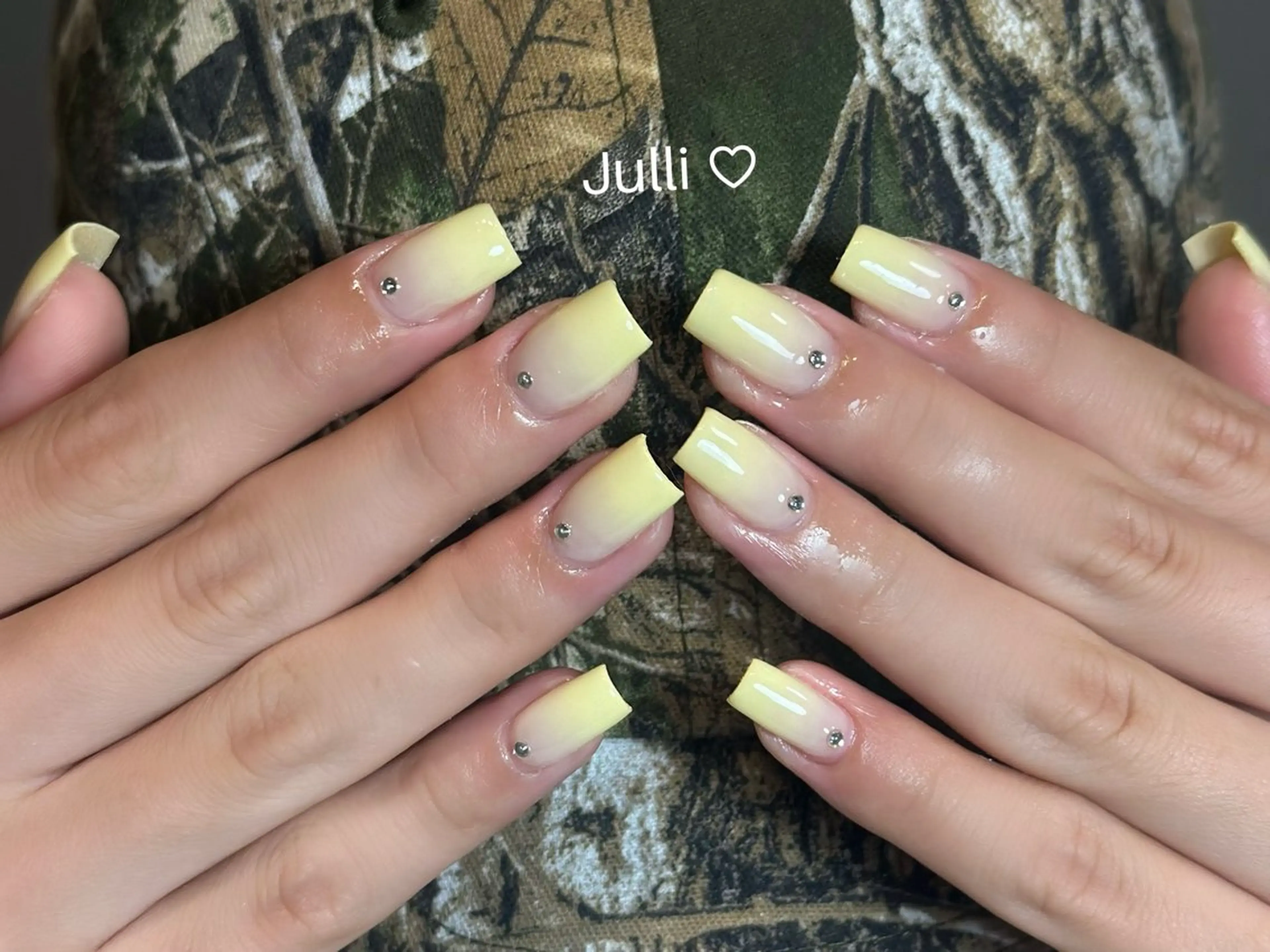 ネイル ボルドー ブラウン チークネイル ドット フットネイル ハンドネイル Julli ジュリのネイルデザイン