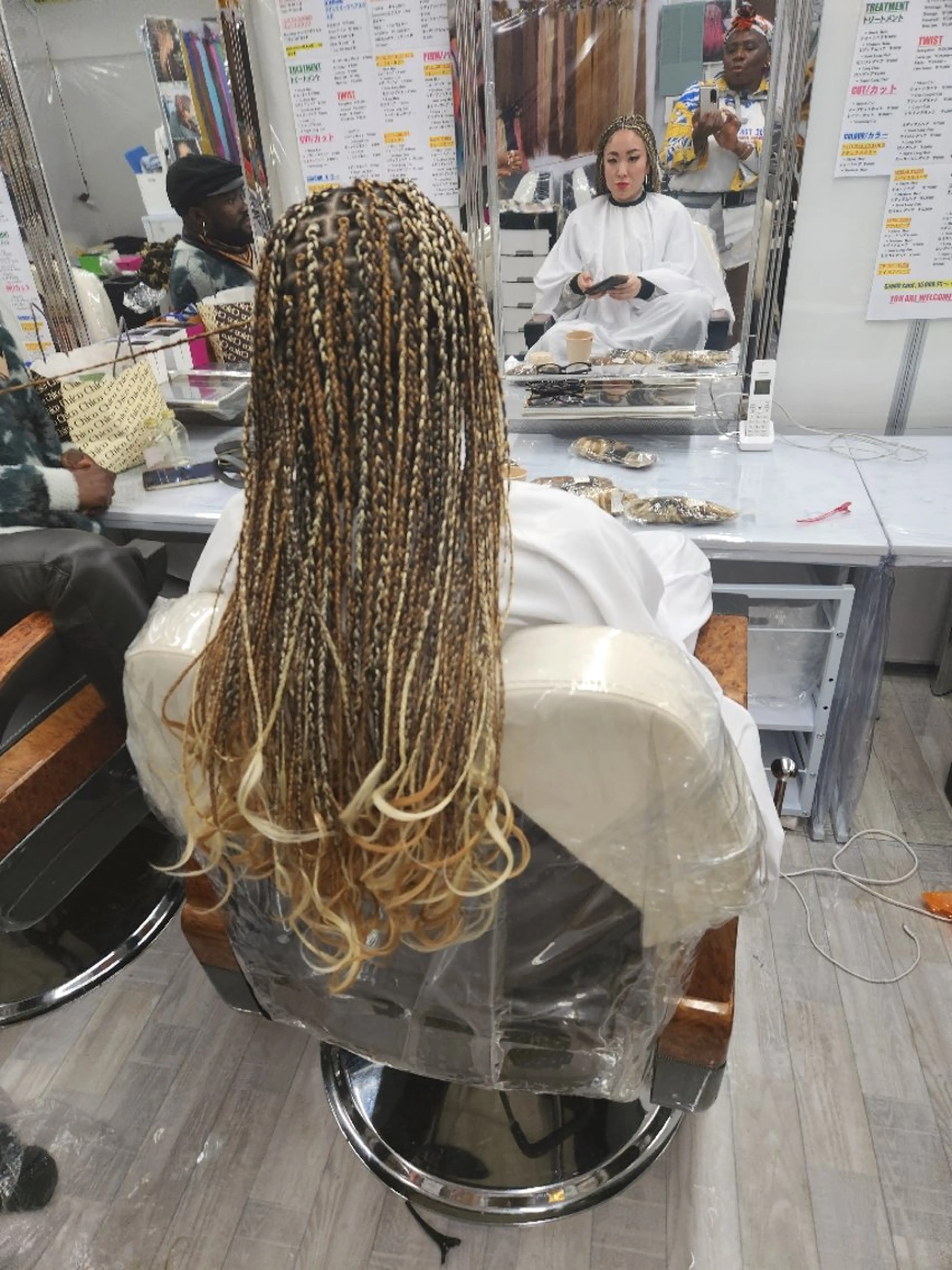  渡辺 マリのヘアスタイル