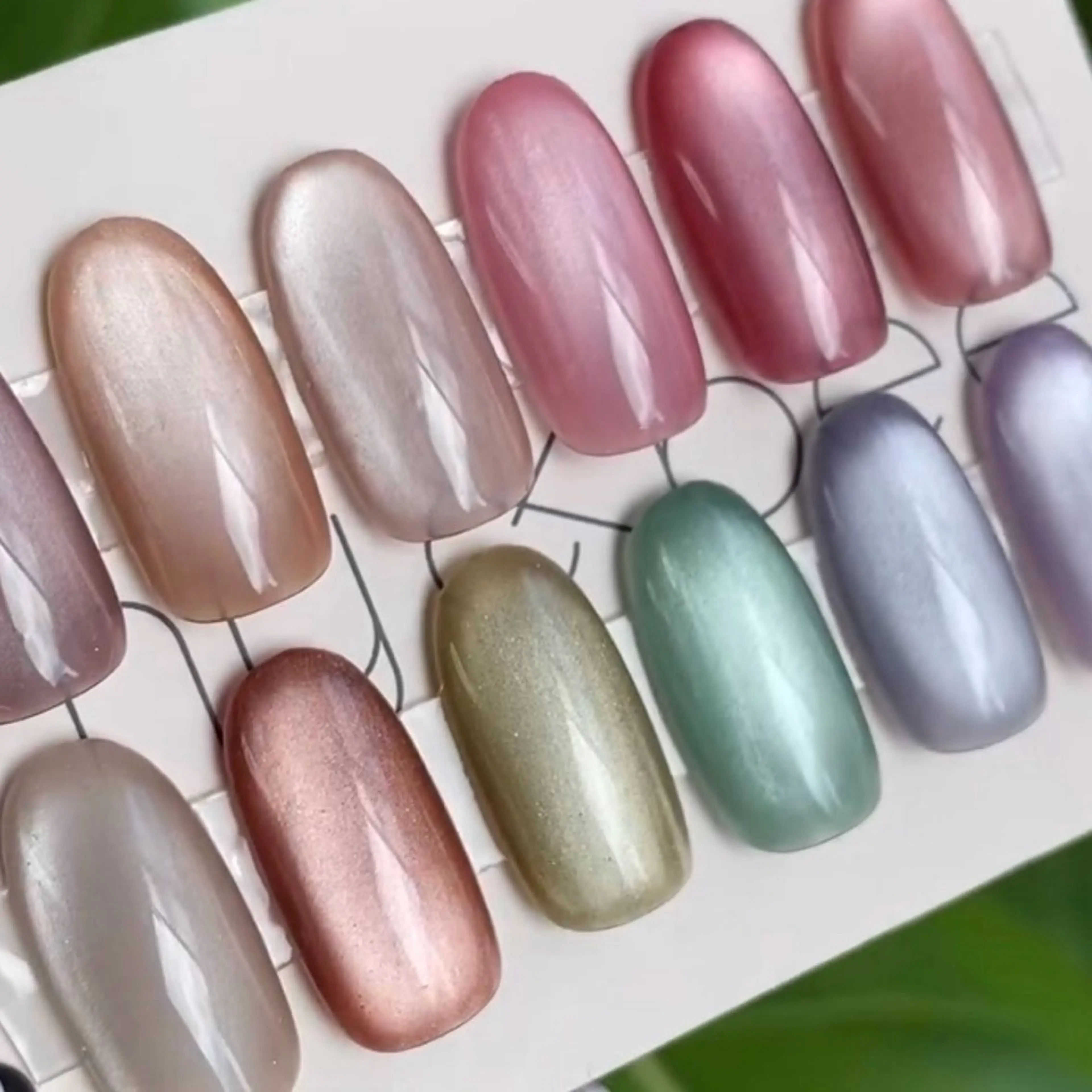 ネイル マグネットネイル ハンドネイル Riona / R*NAIL.comのネイルデザイン