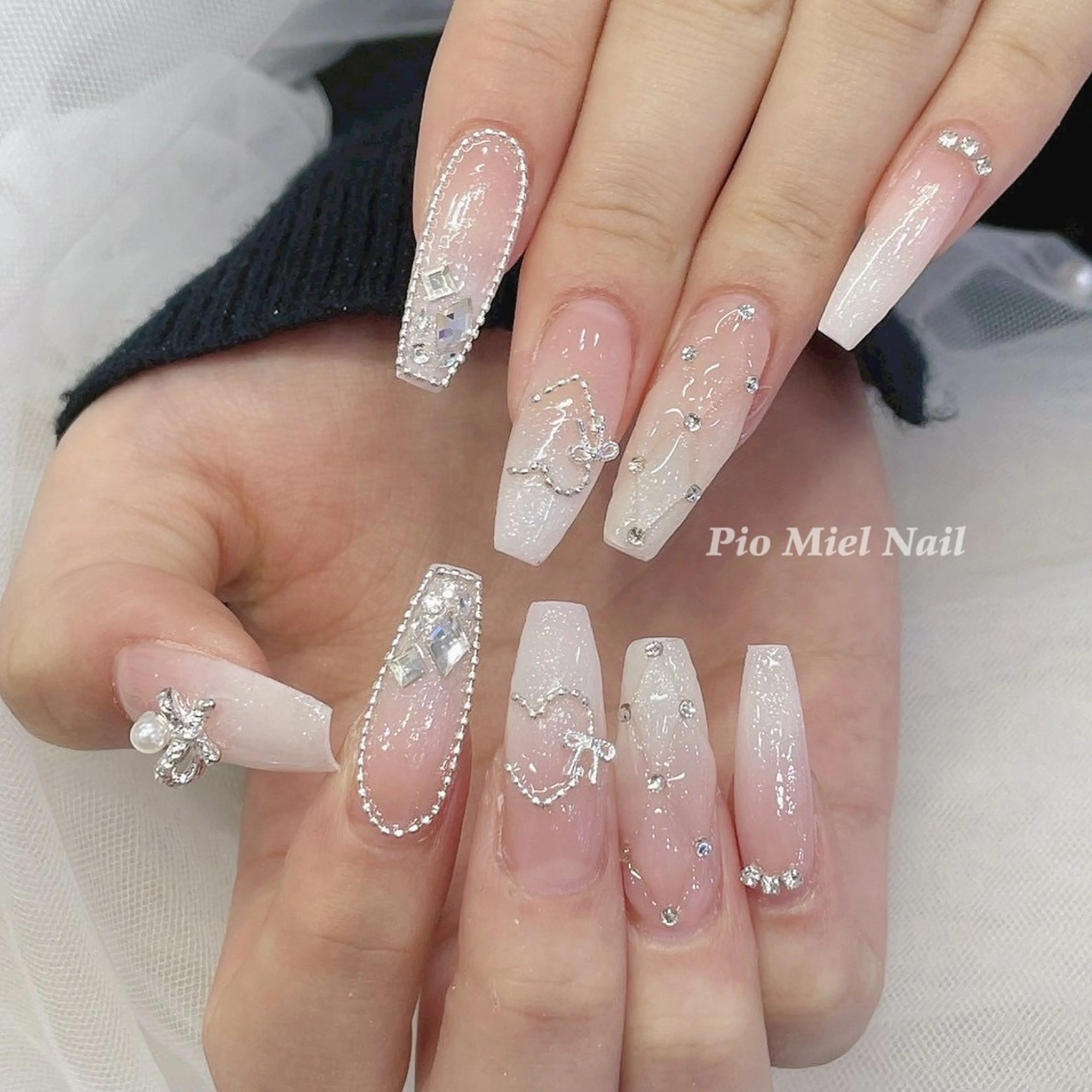 ネイル フレンチネイル 韓国ネイル マグネットネイル ニュアンスネイル ワンカラーネイル ハンドネイル Pio Mielのネイルデザイン