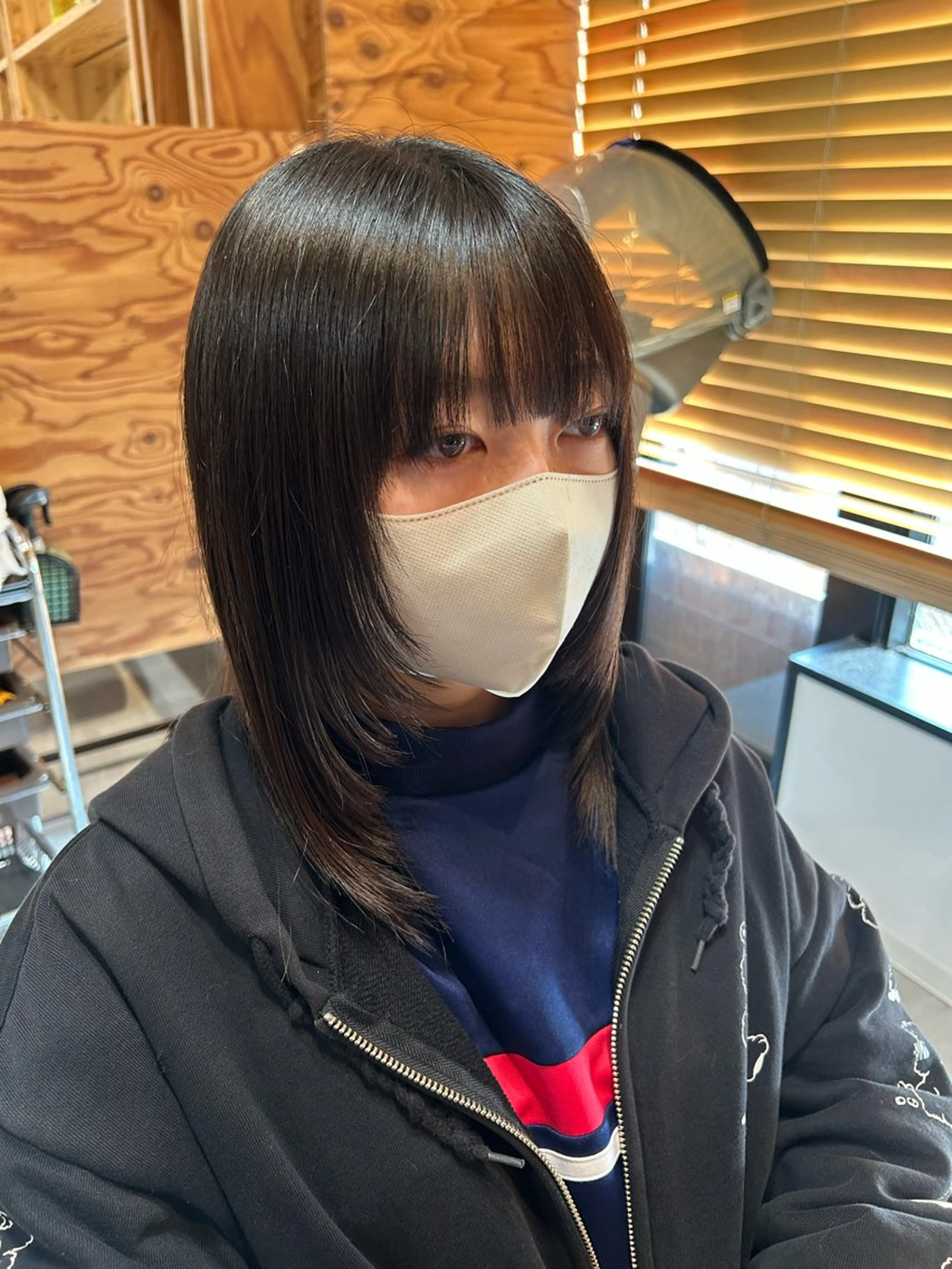 ミディアム 顔まわりレイヤー 顔周りカット レイヤーカット adorable 樋口円のヘアスタイル