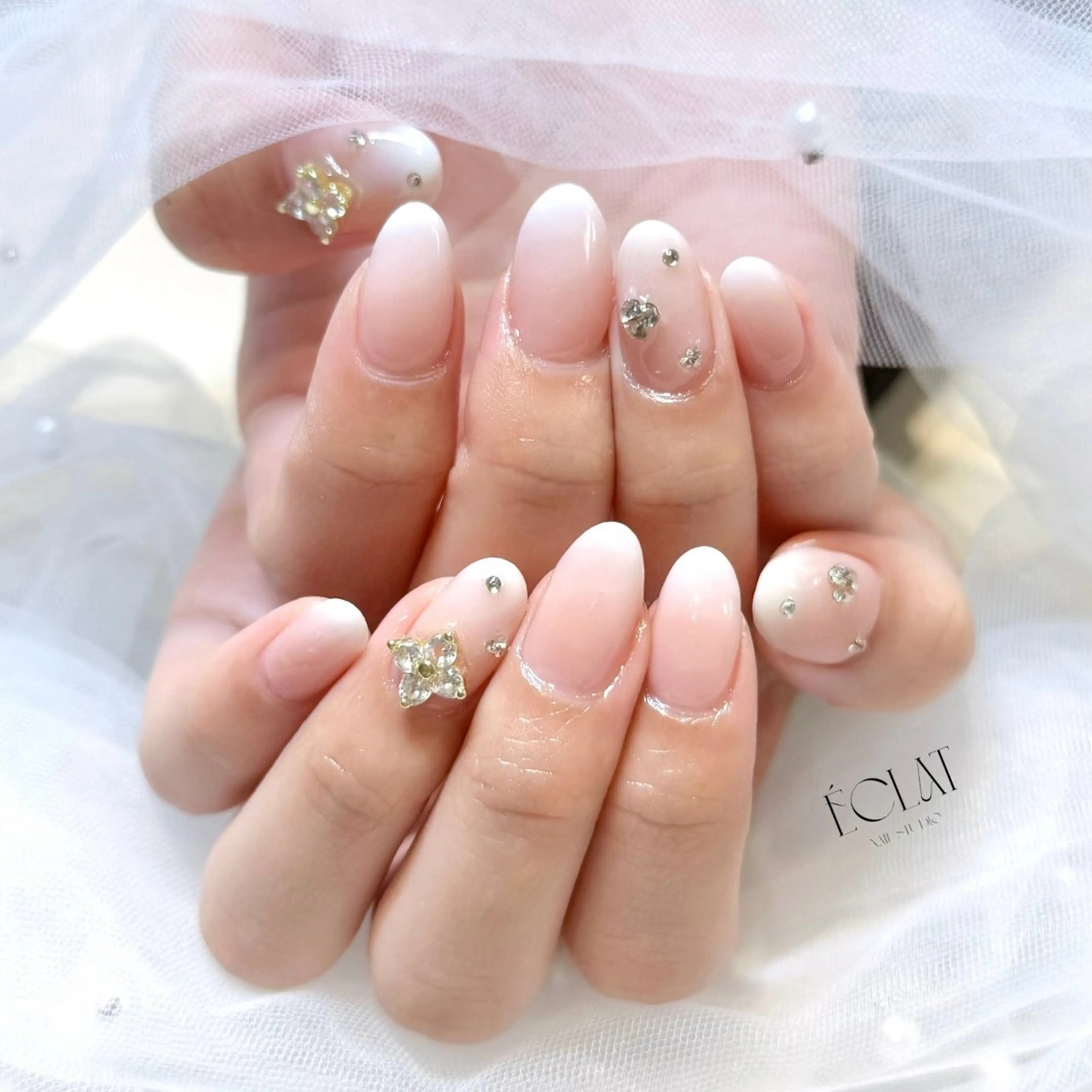 ネイル ハンドネイル éclat nail studio（She nail studio内）所属・韓国ワンホン éclat🩵飯山のネイルデザイン