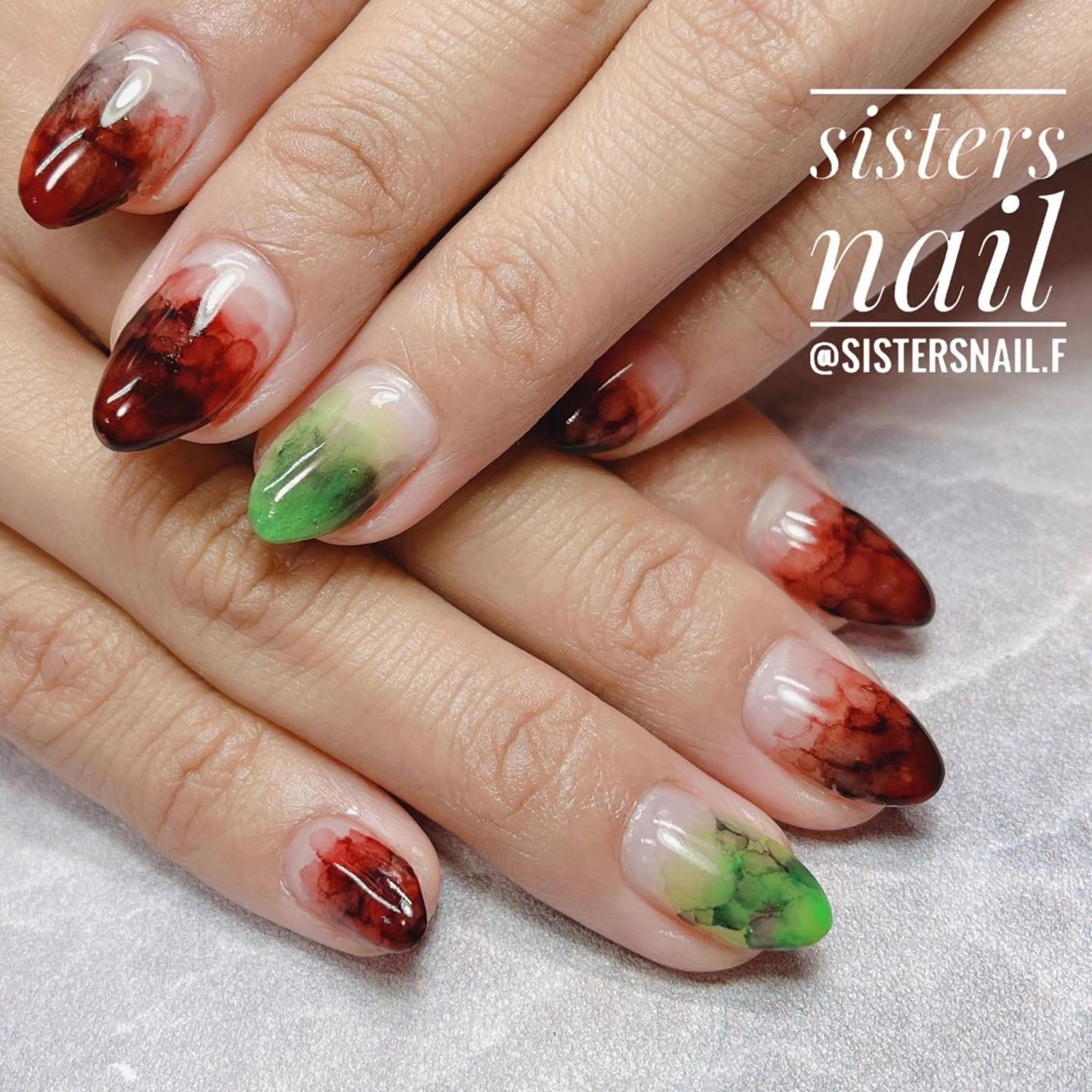ネイル アートネイル グラデーション ハロウィン 赤色 冬ネイル sisters nail.fのネイルデザイン