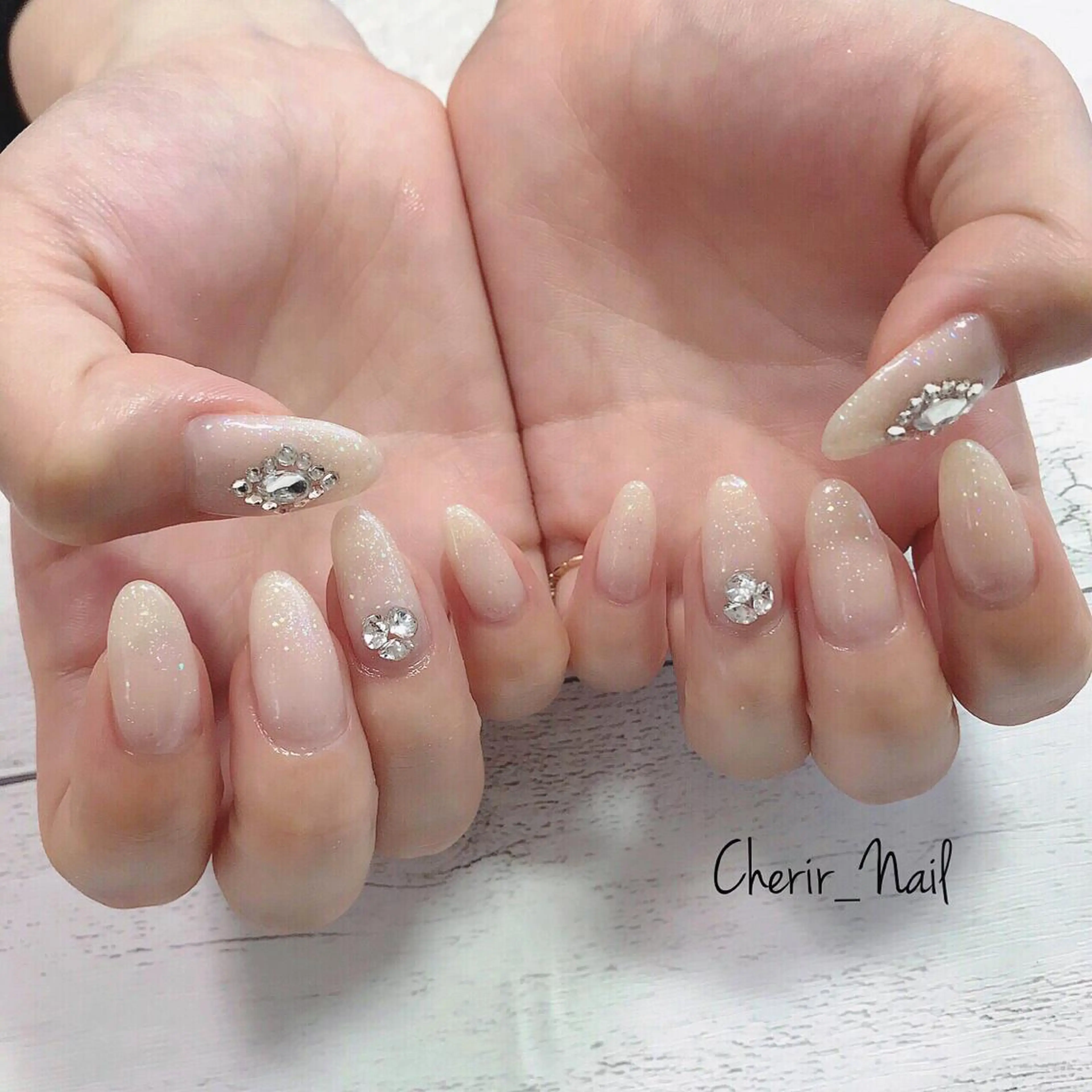 ネイル アートネイル オーロラネイル ラメ(グリッター) ロングネイル ピンク ハンドネイル Cherirnail kaoriのネイルデザイン