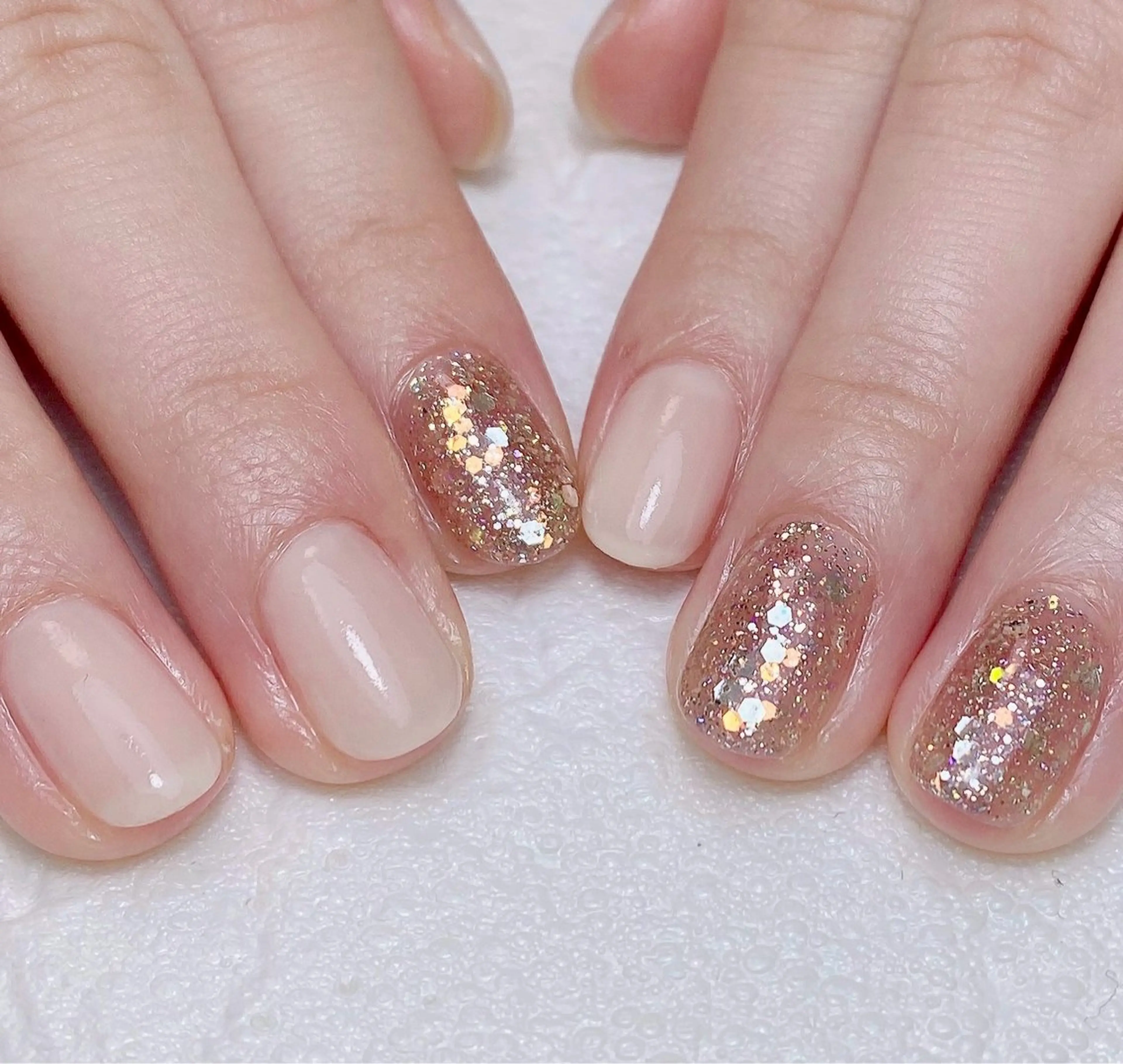 ネイル フラッシュネイル ホログラムネイル キラキラネイル ホワイト ハンドネイル Nail Salon K 🧸美爪育成のネイルデザイン
