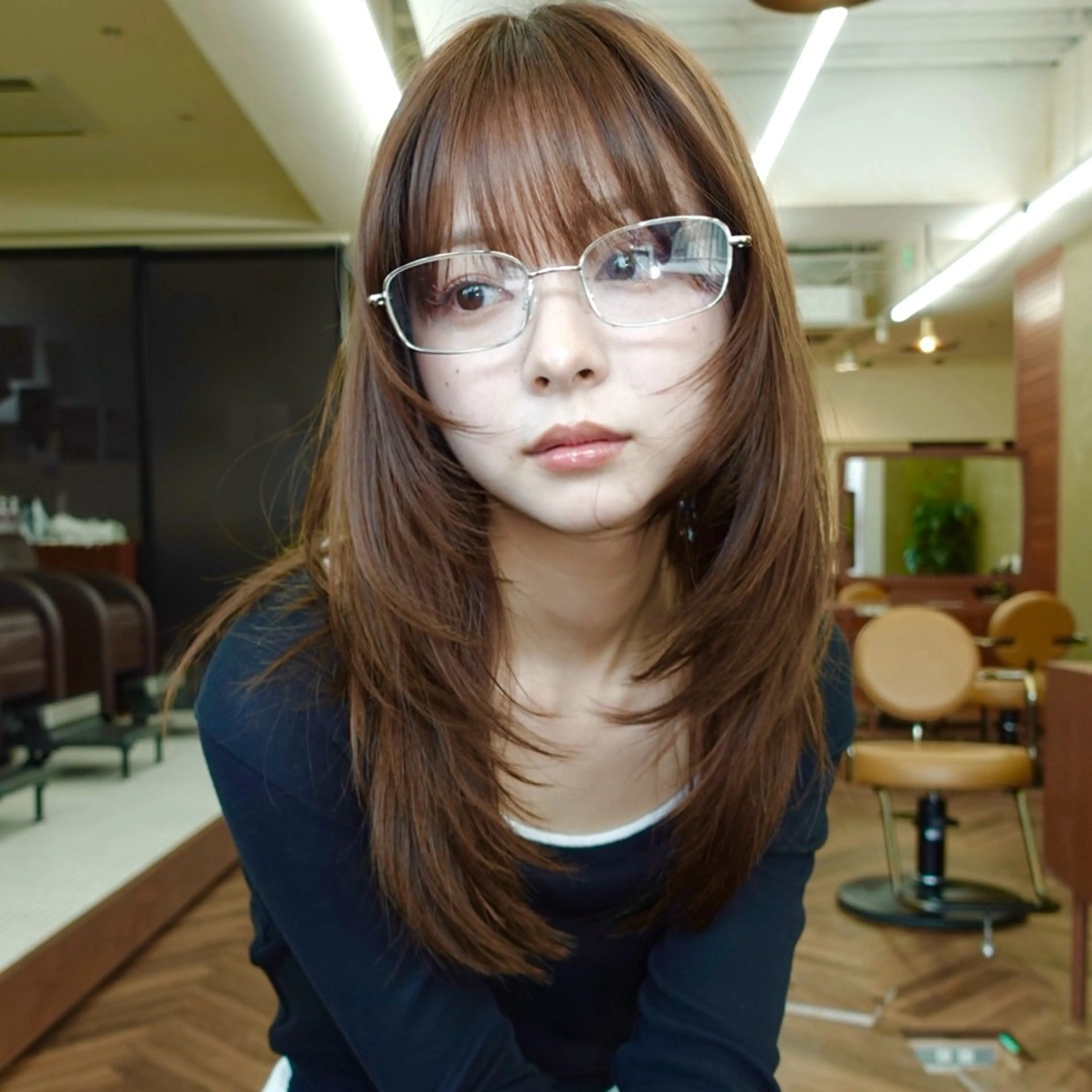 ミディアム カラー ベージュカラー ブリーチ ケアブリーチ 透明感カラー ダブルカラー カット ヘアカラー トリートメント レイヤー専門家 ニュアンスカラー修のヘアスタイル