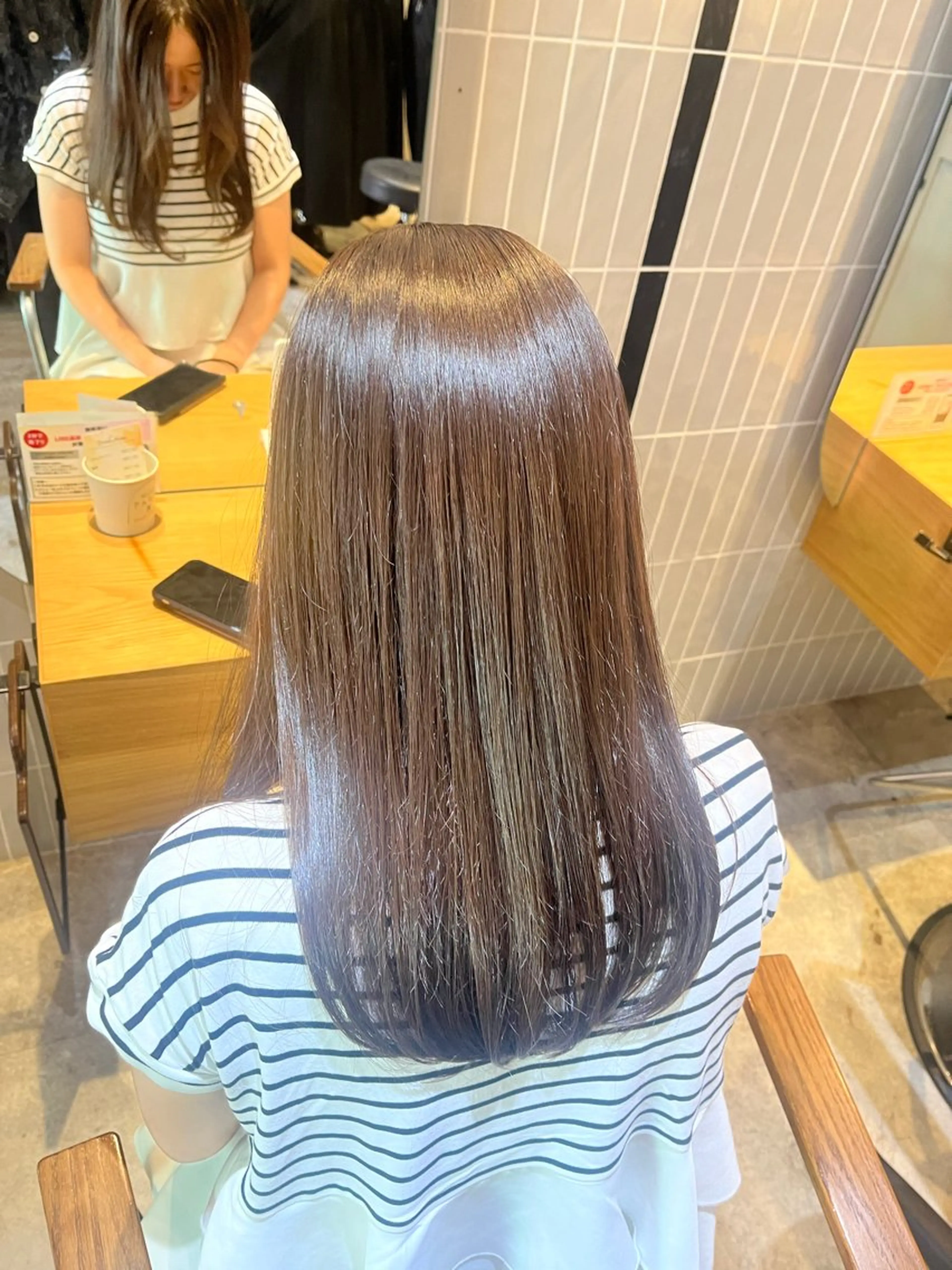 セミロング カット ヘアカラー トリートメント ヘアセット ラフィスヘアードープ所属・レイヤーと透明感の アユカ 髪質改善のヘアスタイル