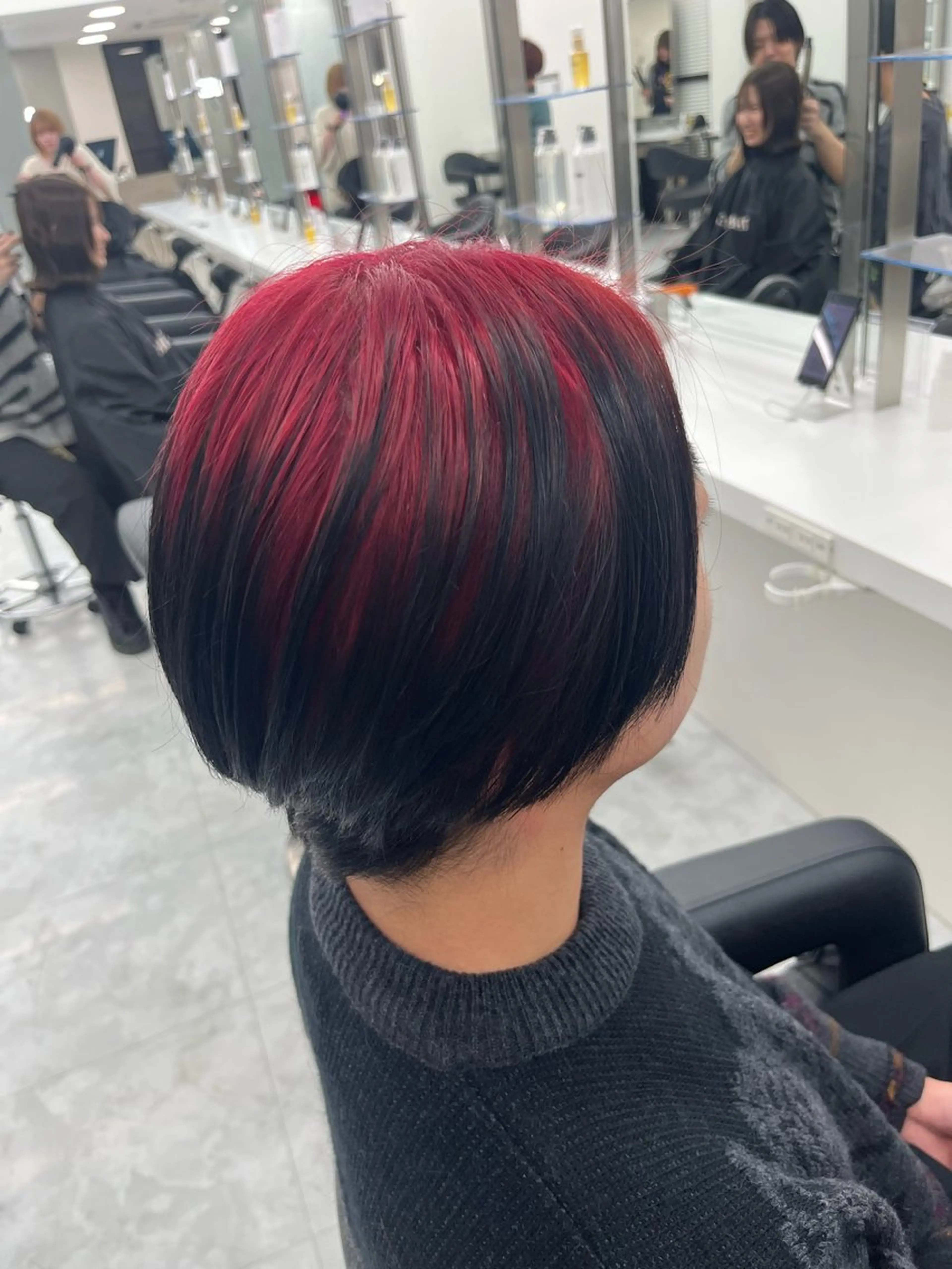 カラー メンズ 艶髪ハイトーン🫧 Kurehaのヘアスタイル