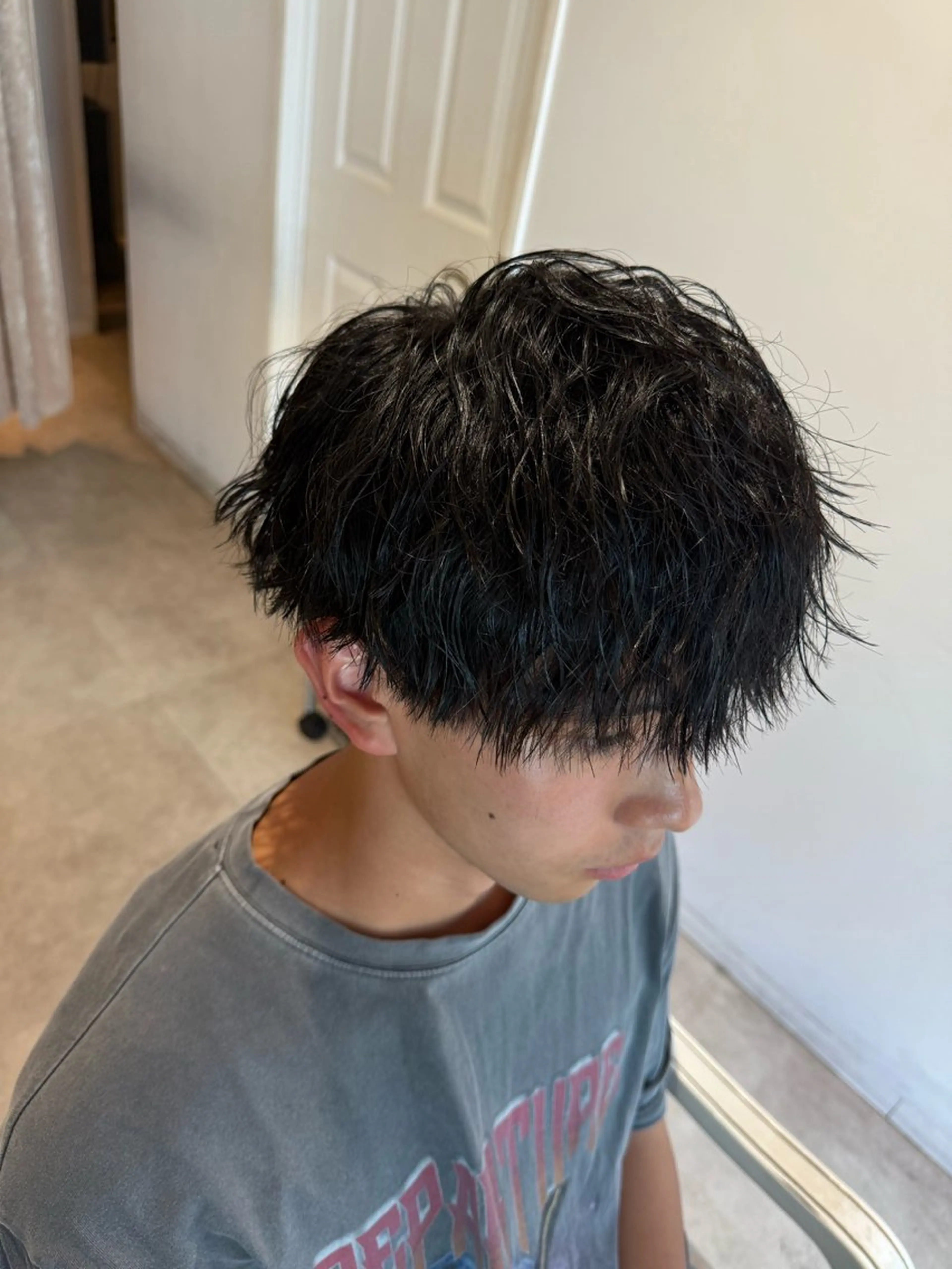 メンズカット+ツイスパorスパイラルパーマモデルの写真