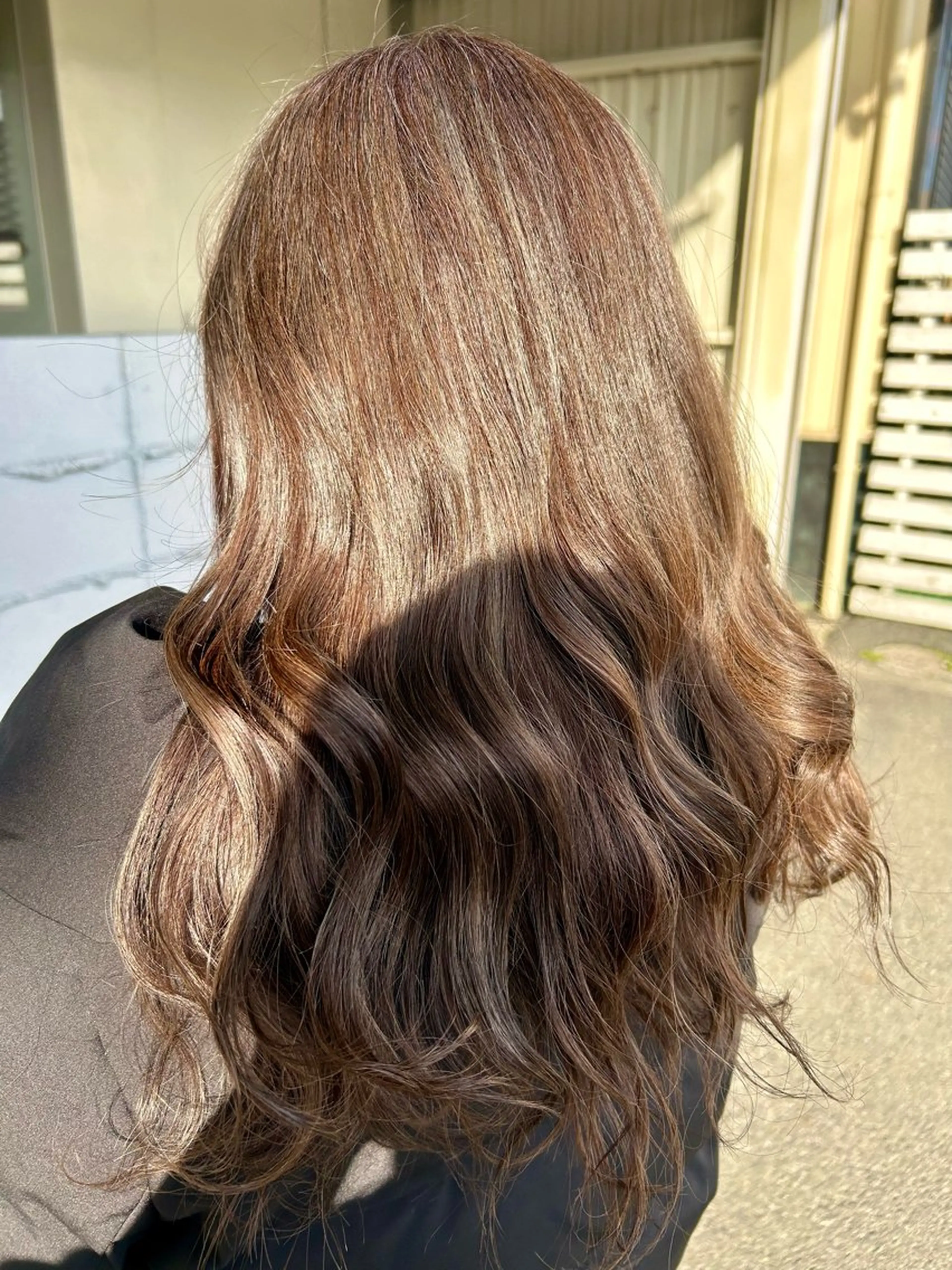 ロング カラー アッシュ ハイライトカラー ハイライト 美容室 Jフィドルファドル所属・わきた かずなのヘアスタイル