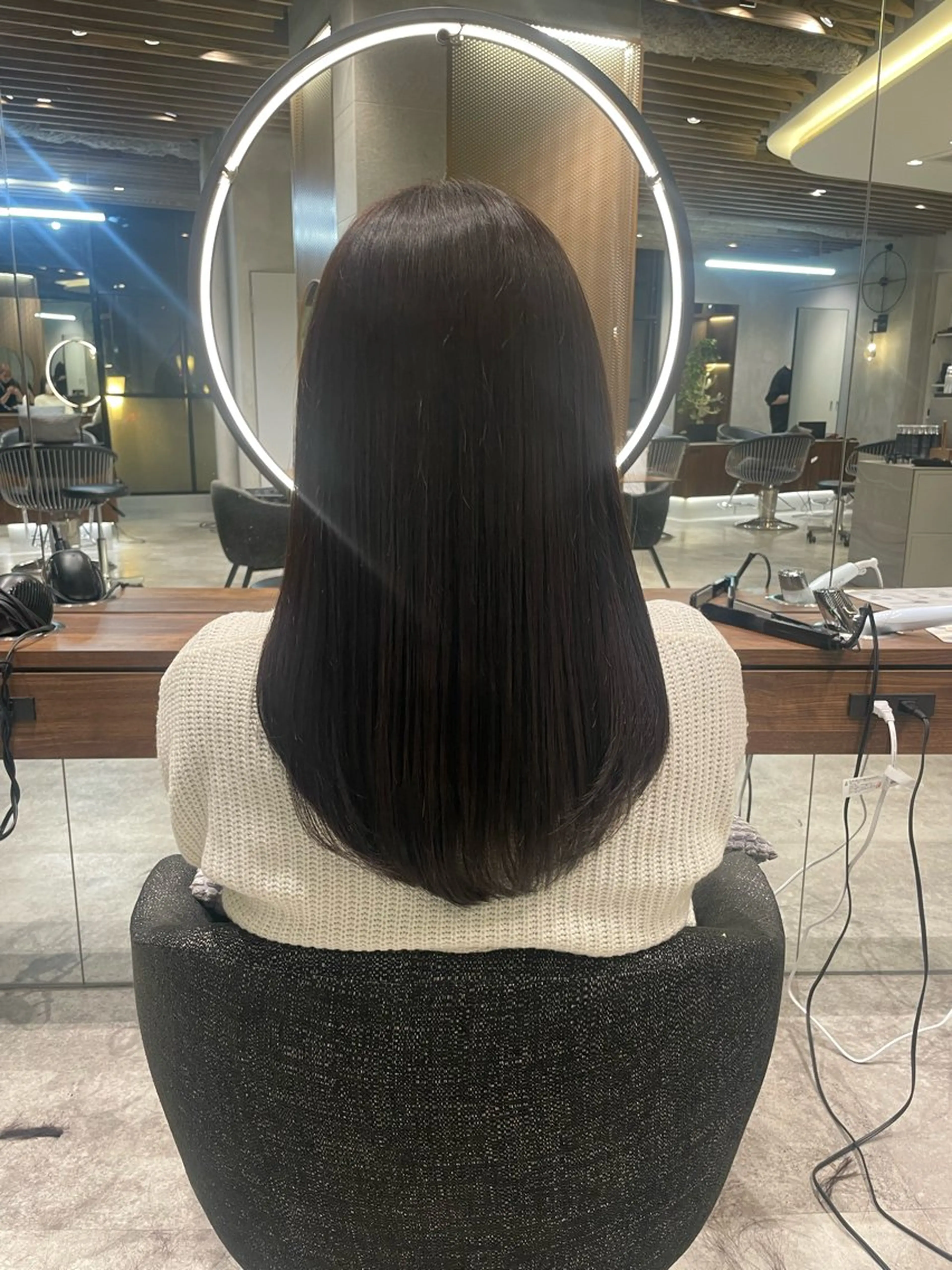 セミロング Toiro 新宿所属・新宿/新宿三丁目 yuinaのヘアスタイル