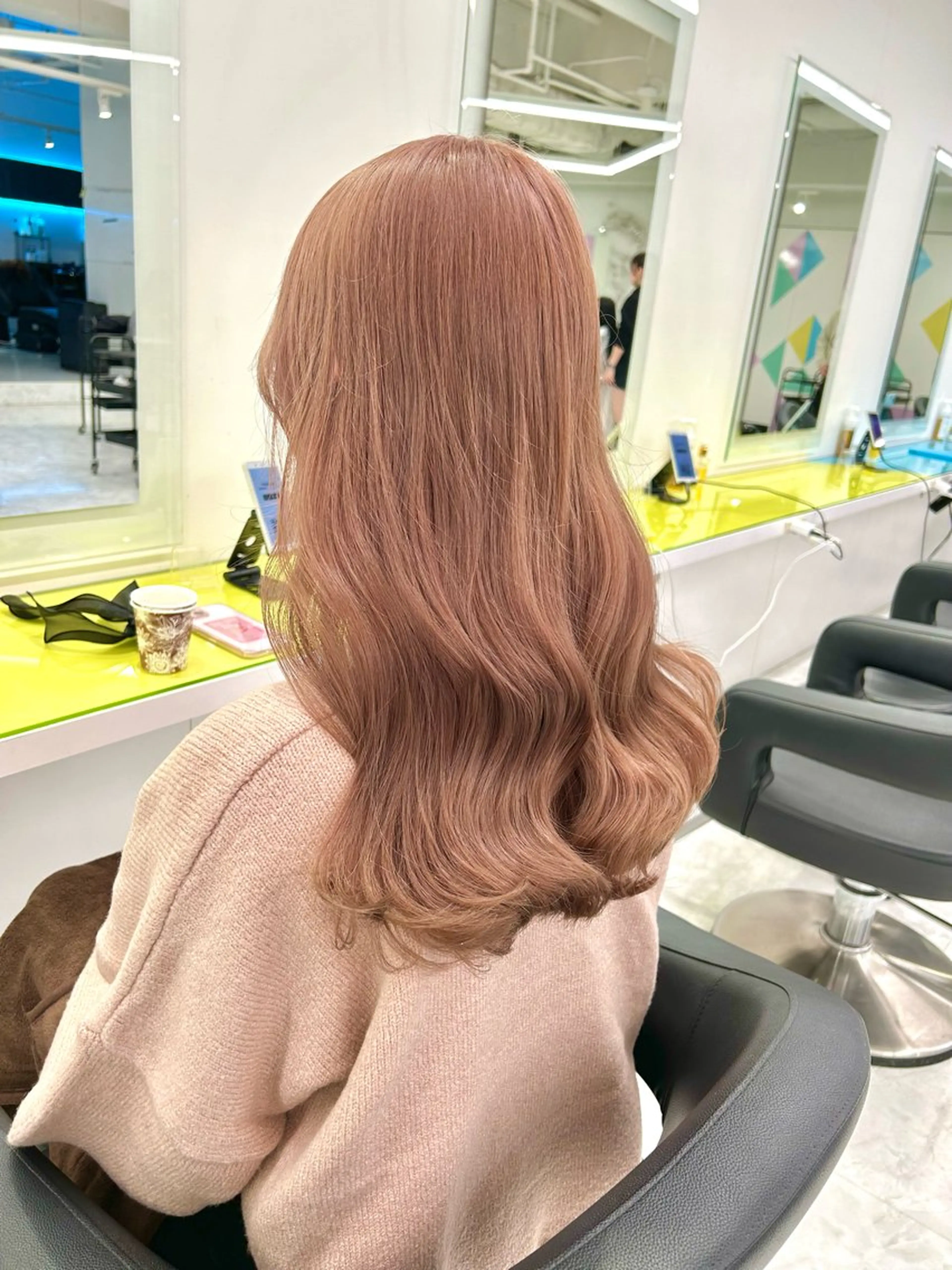 ロング カラー ヘアアレンジ トレンドモテカラー 🩷色落ちまで可愛くのヘアスタイル