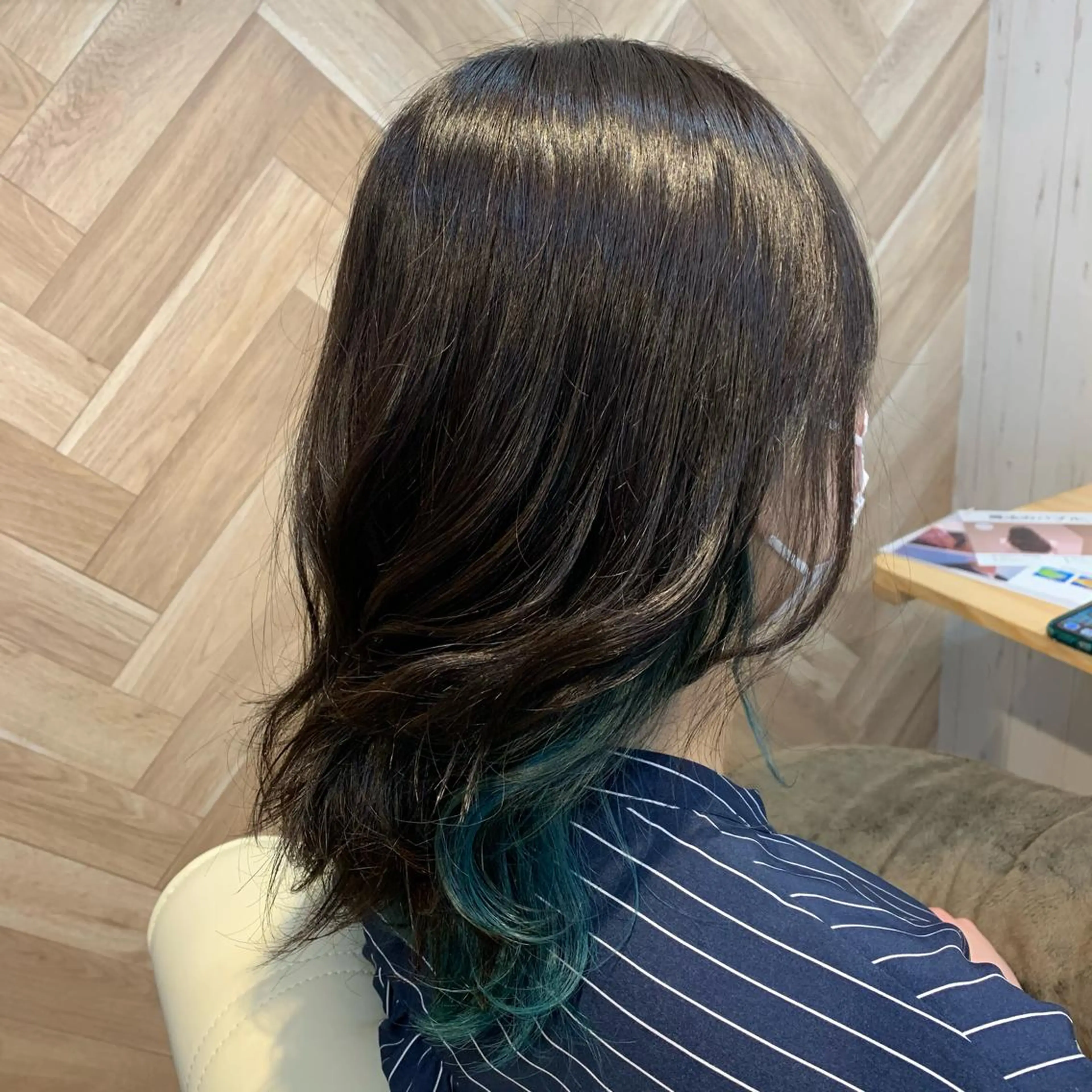 セミロング カラー ブリーチ インナーカラー ヘアカラー 高橋 奈津沙のヘアスタイル