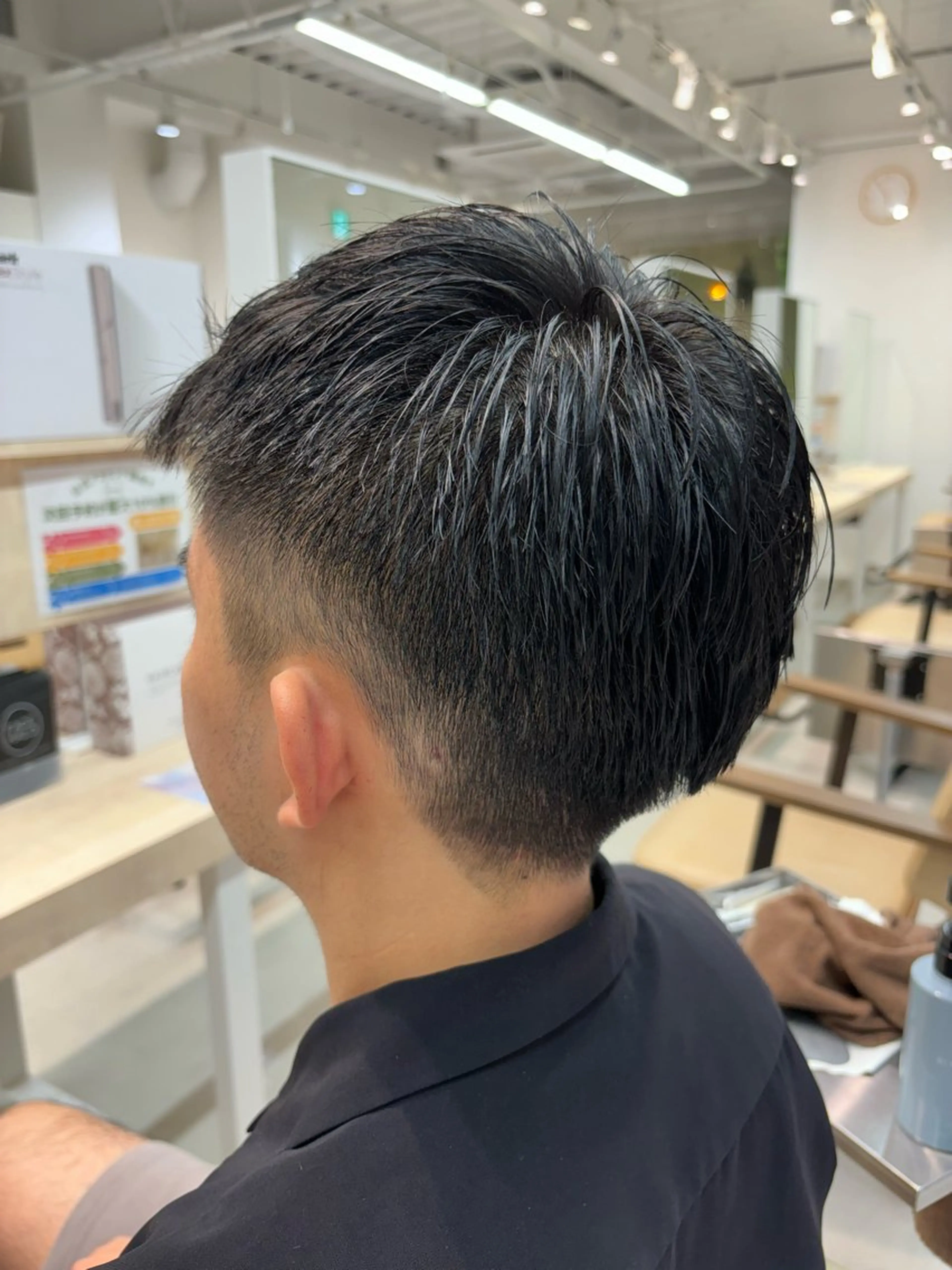 メンズ ビジネス フェードカット マッシュ スキンフェード ツーブロック メンズパーマ/ スパイキー/フェードのヘアスタイル